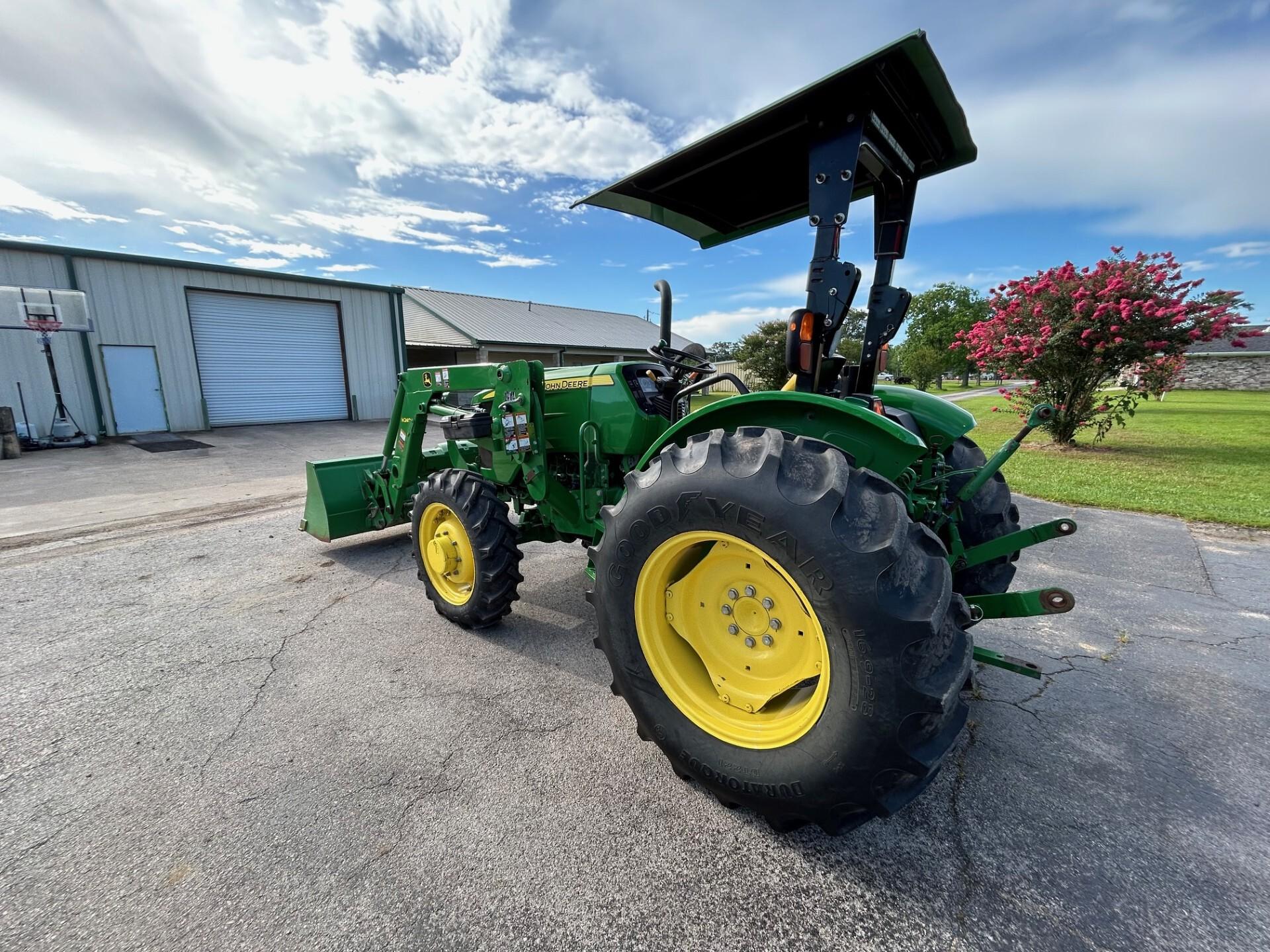 2015 John Deere 5055E Image