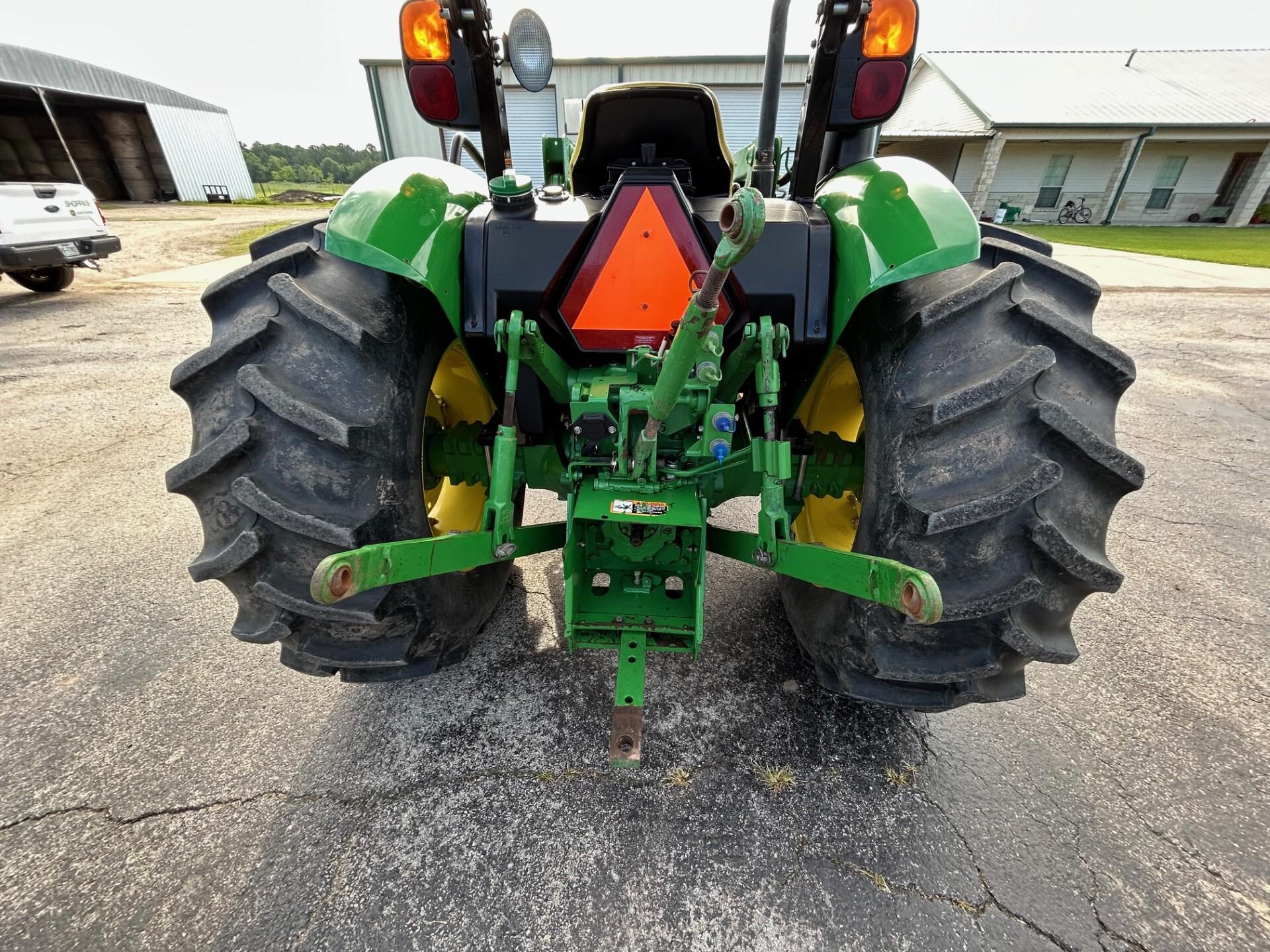 2015 John Deere 5055E Image