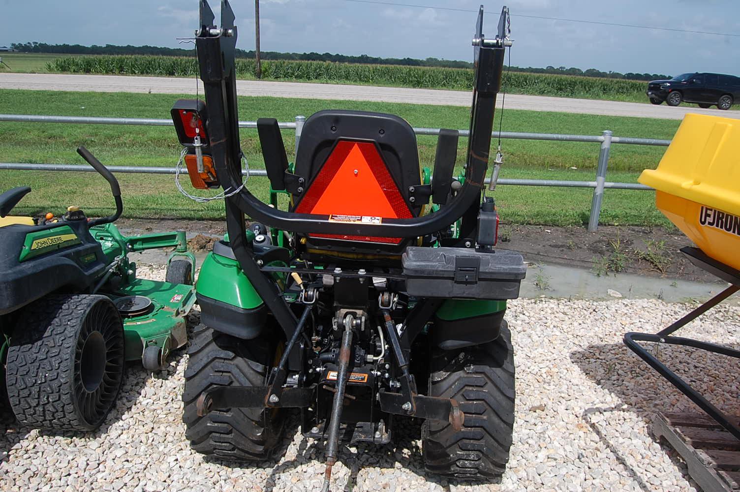 2013 John Deere 1025R Image