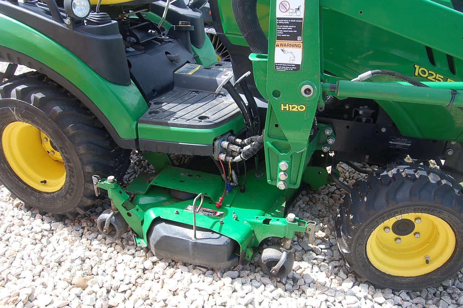 2013 John Deere 1025R Image