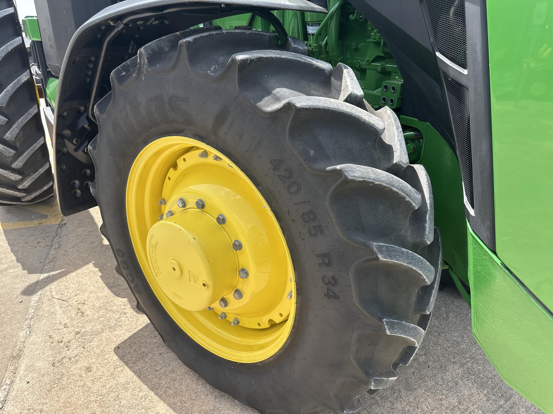 2022 John Deere 8R 250 Image
