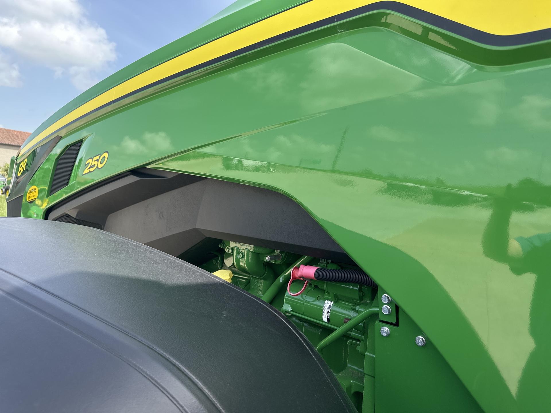 2022 John Deere 8R 250 Image