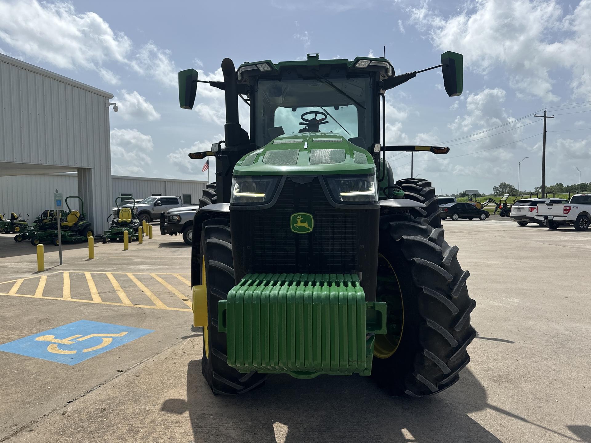 2022 John Deere 8R 250 Image