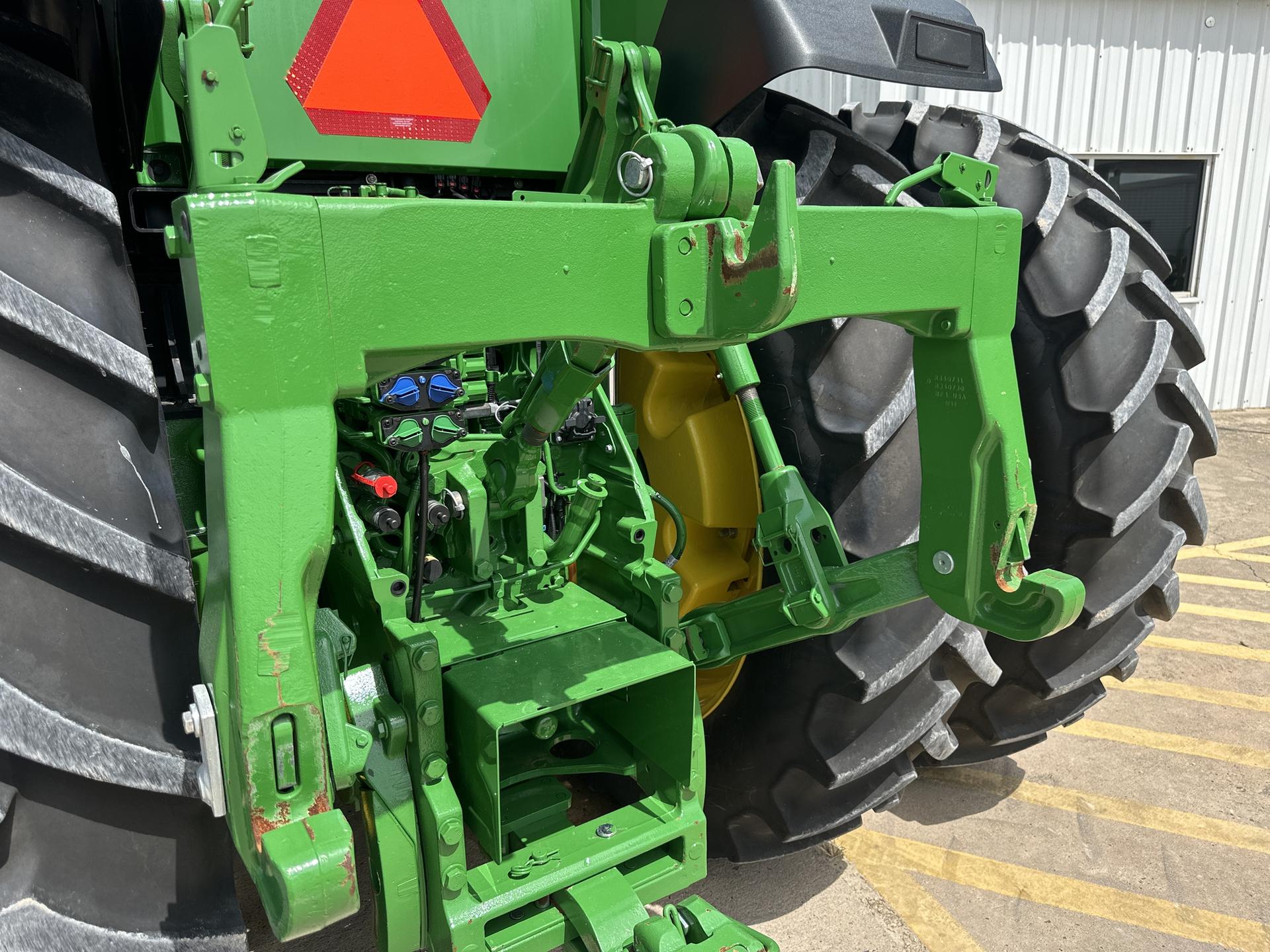 2022 John Deere 8R 250 Image
