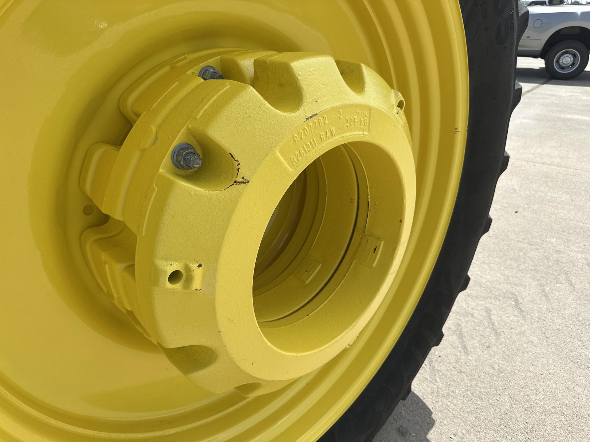 2022 John Deere 8R 250 Image