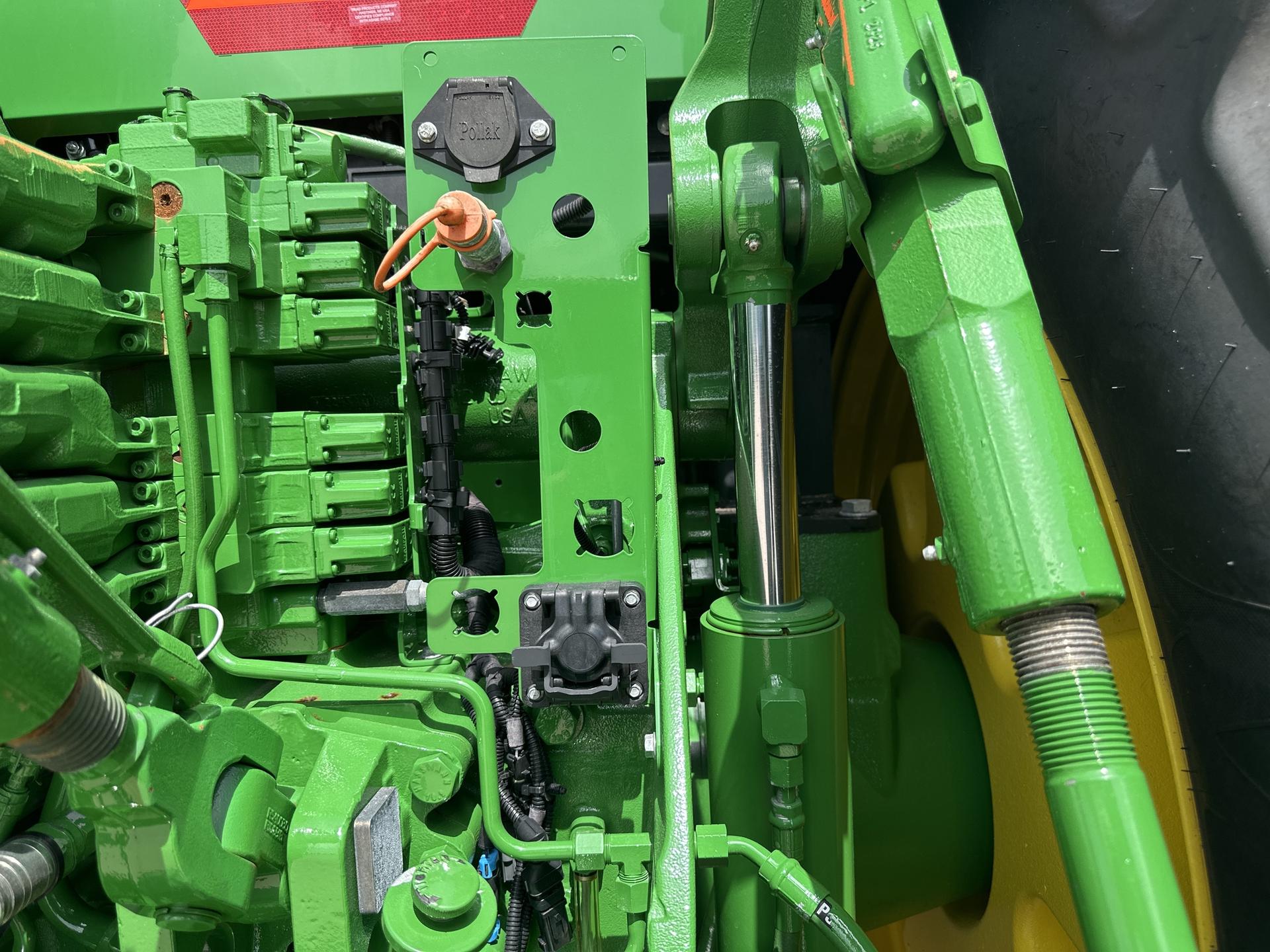 2022 John Deere 8R 250 Image