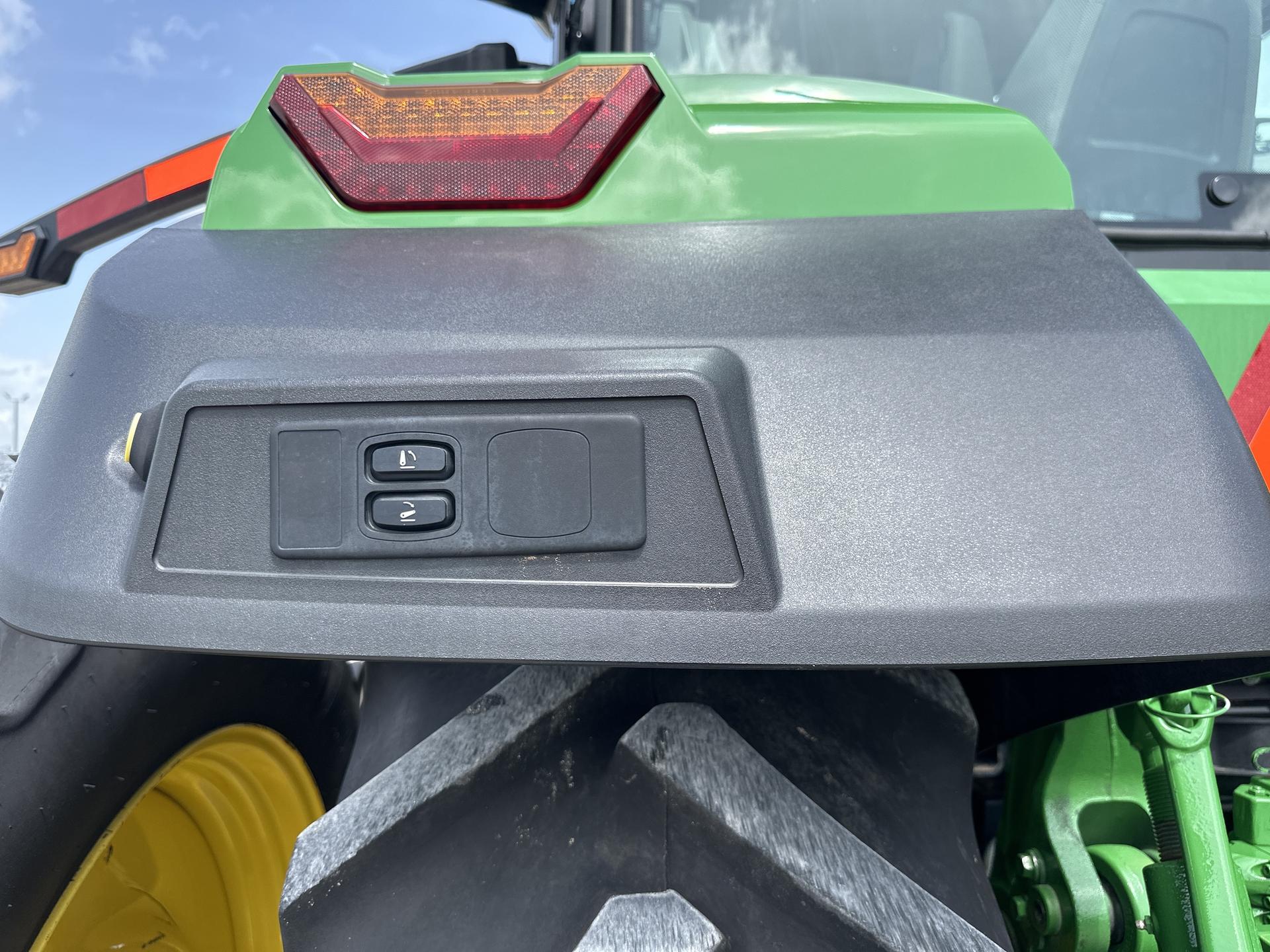 2022 John Deere 8R 250 Image