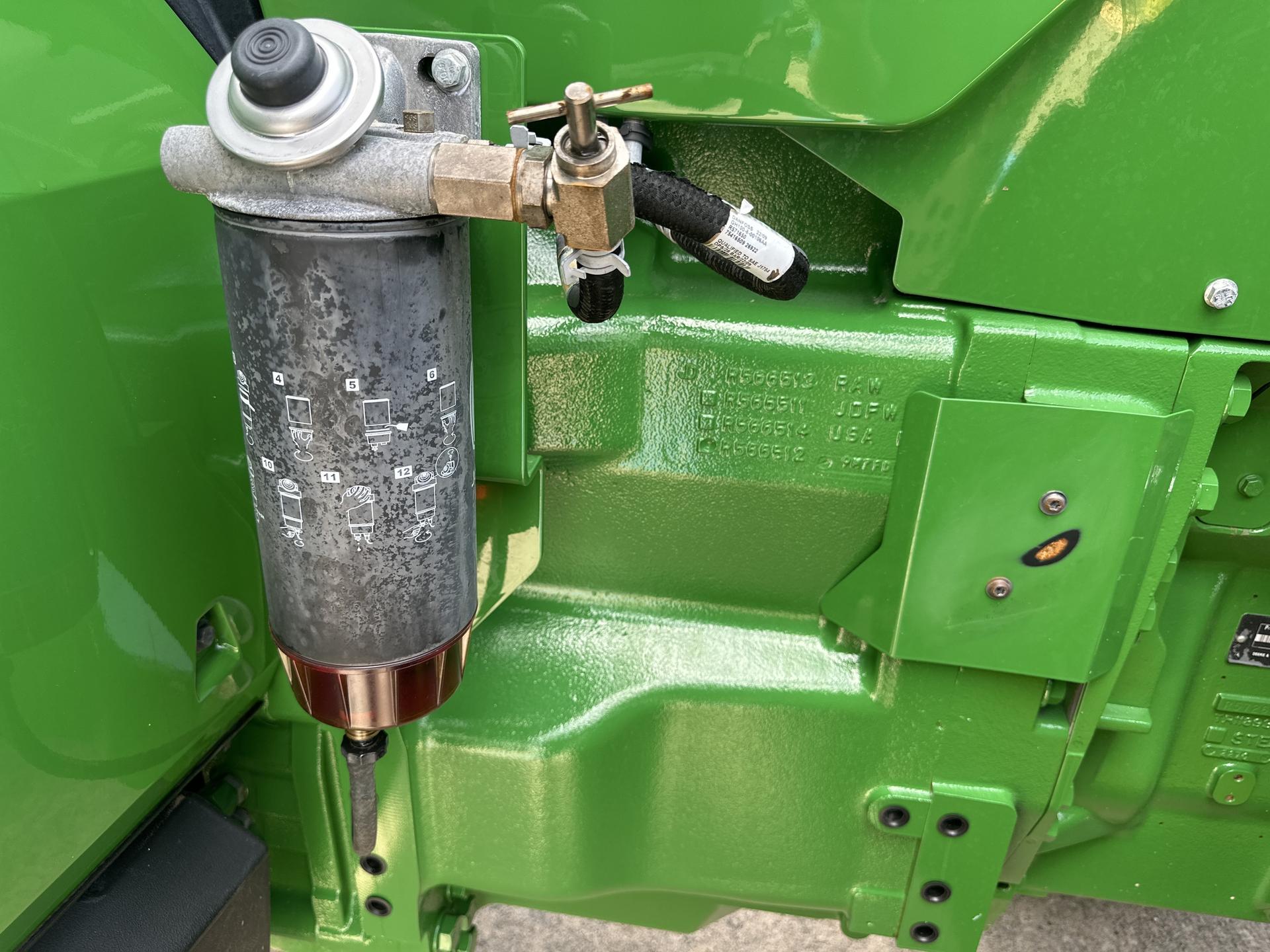 2022 John Deere 8R 250 Image