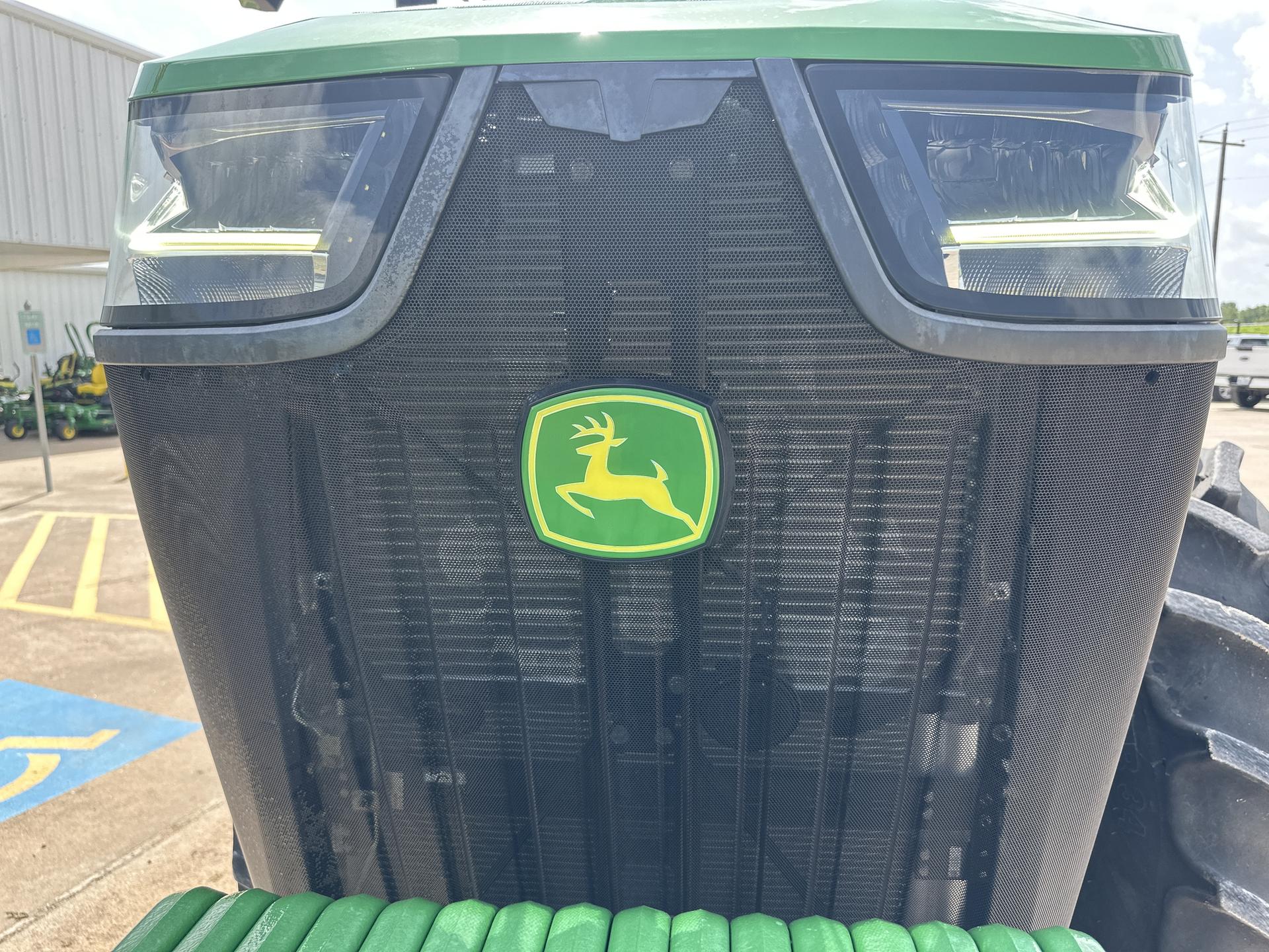 2022 John Deere 8R 250 Image