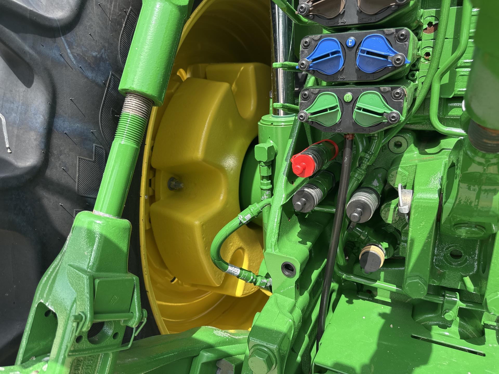 2022 John Deere 8R 250 Image