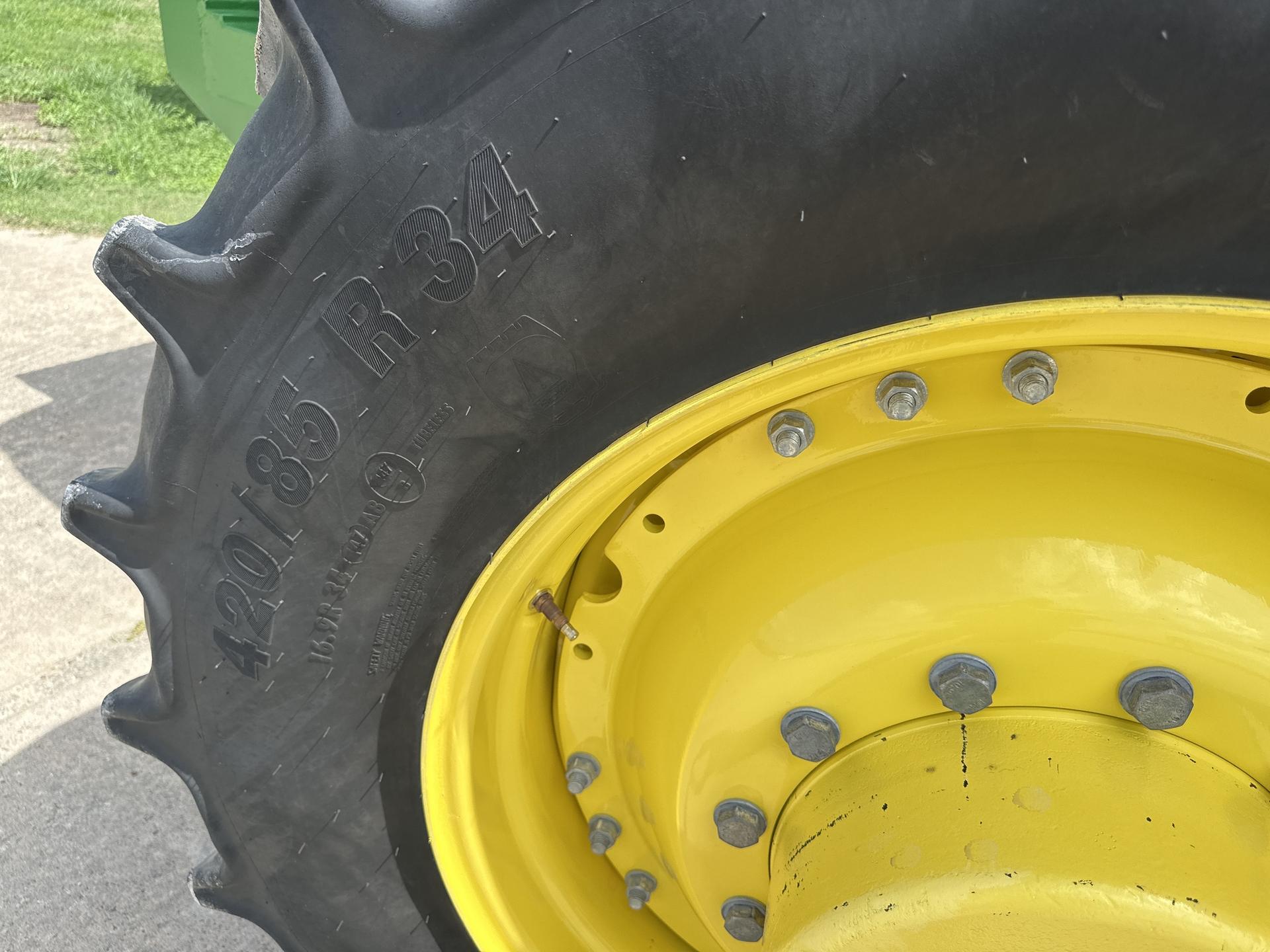 2022 John Deere 8R 250 Image