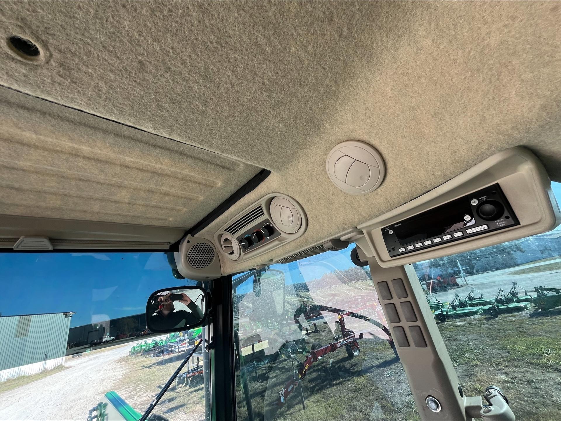 2022 John Deere 5125M Image