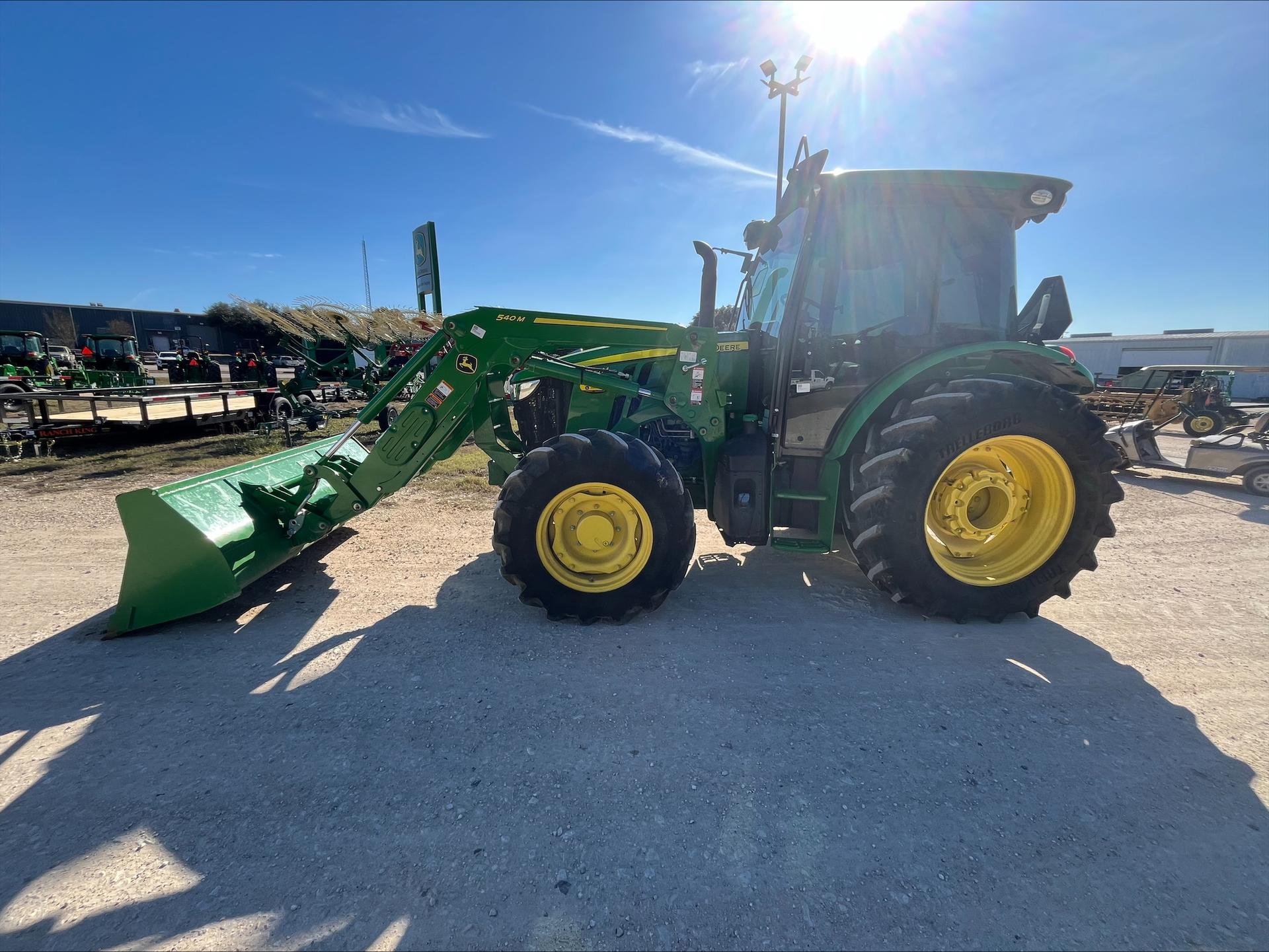 2022 John Deere 5125M Image