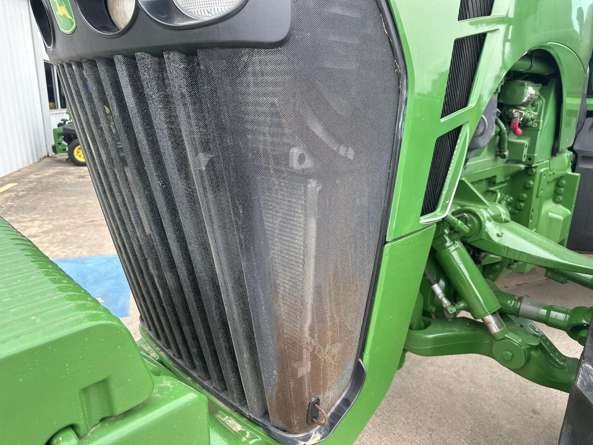2010 John Deere 8320R Image