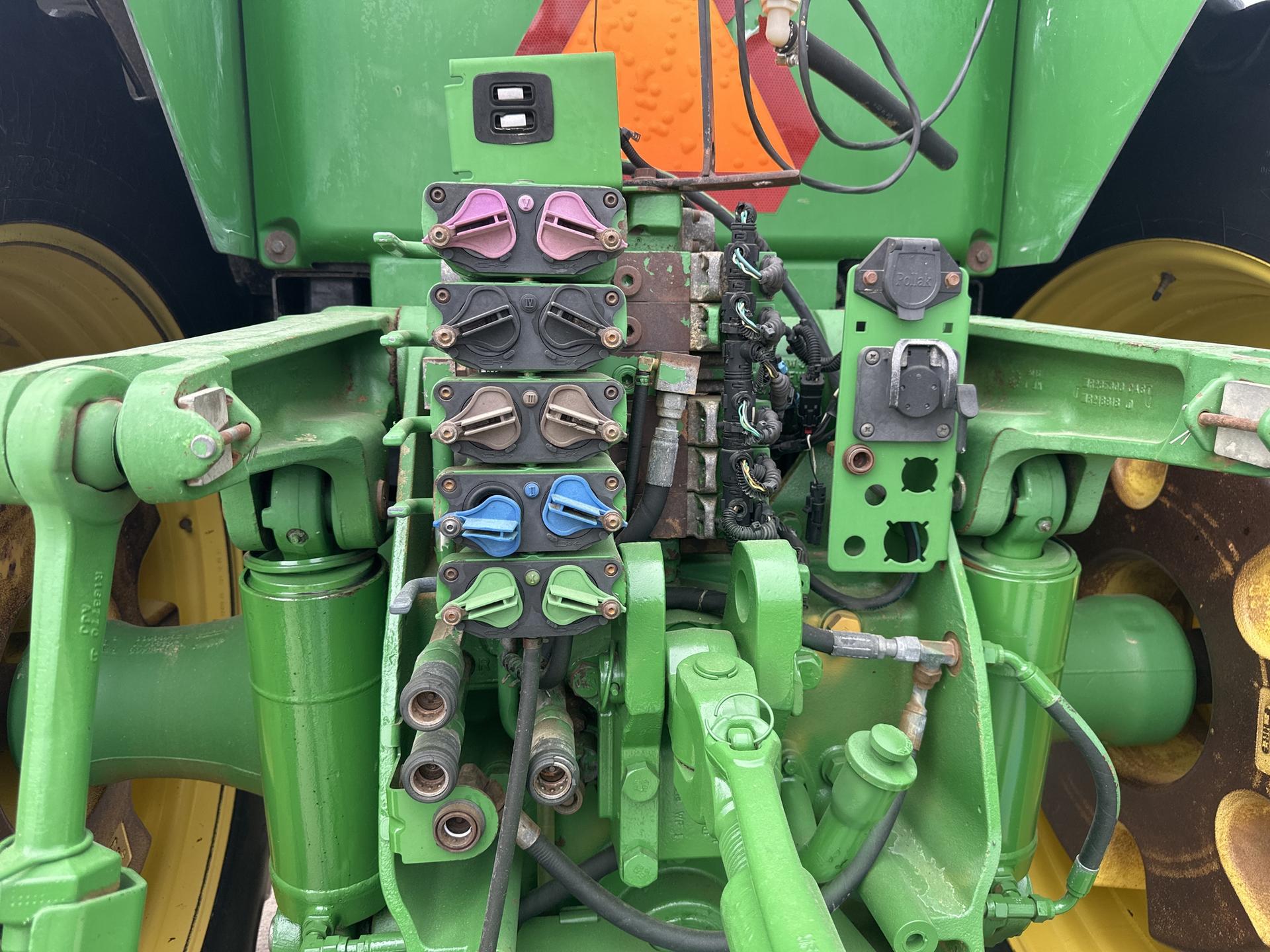2010 John Deere 8320R Image