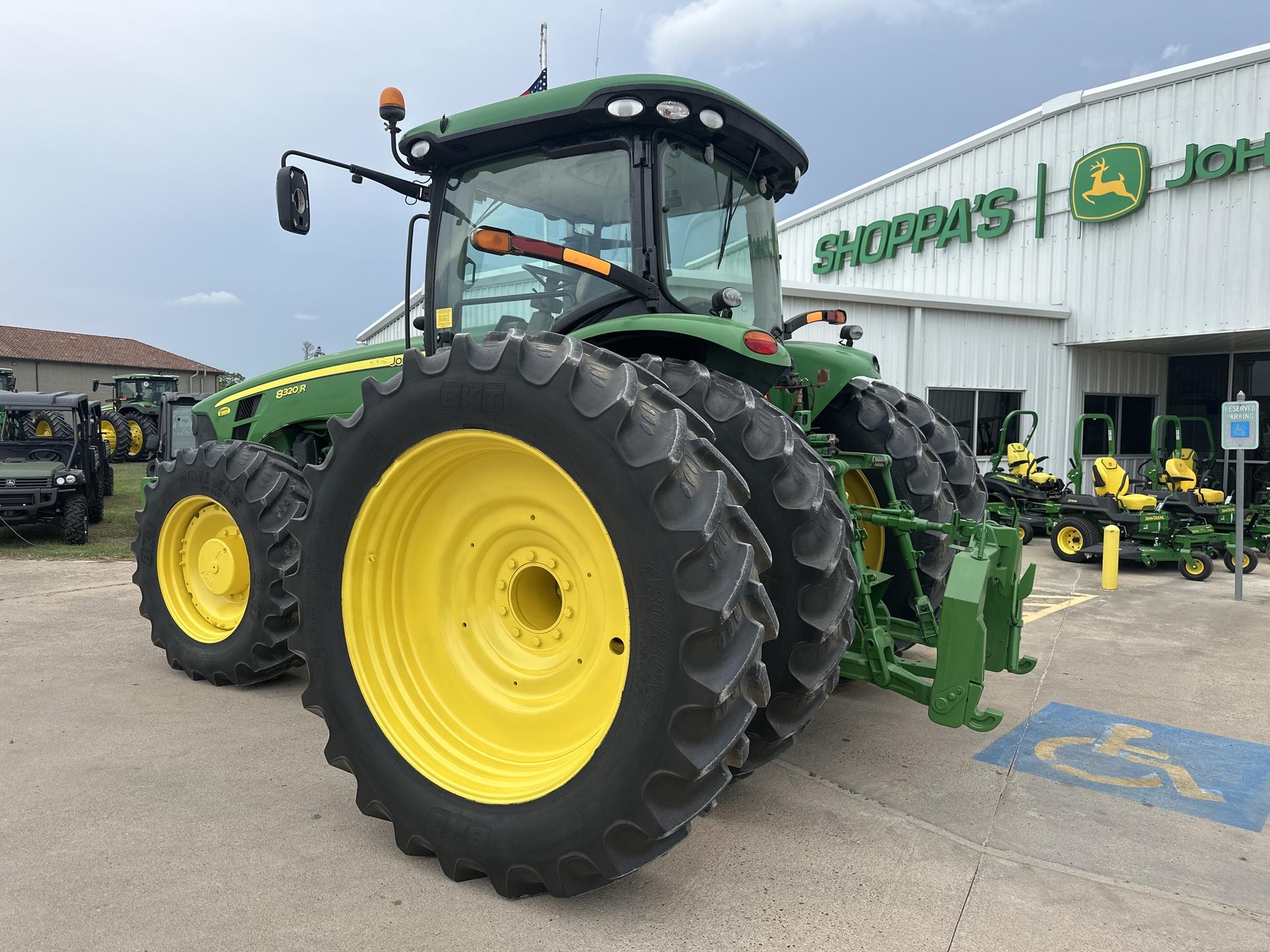 2010 John Deere 8320R Image