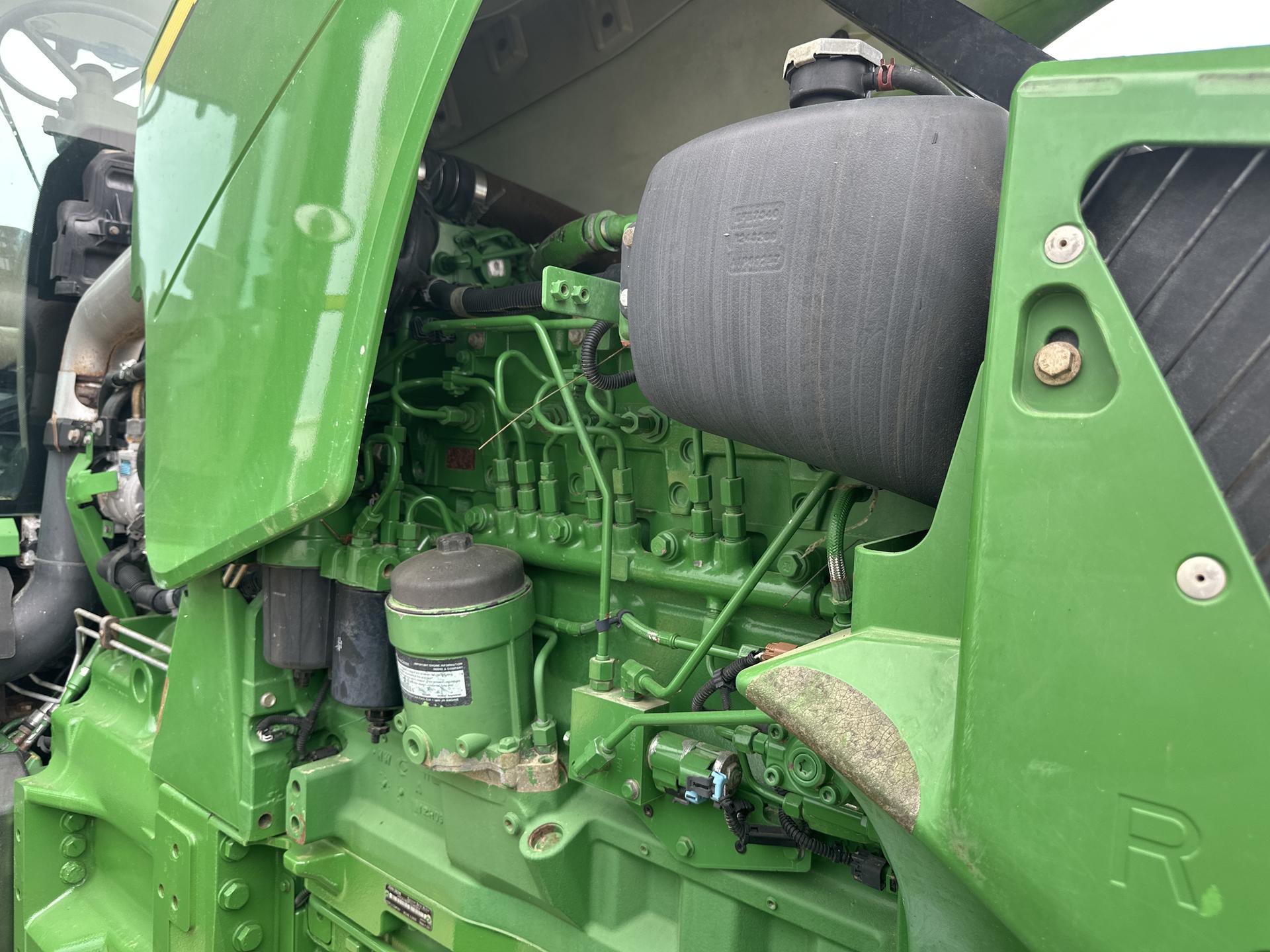 2010 John Deere 8320R Image