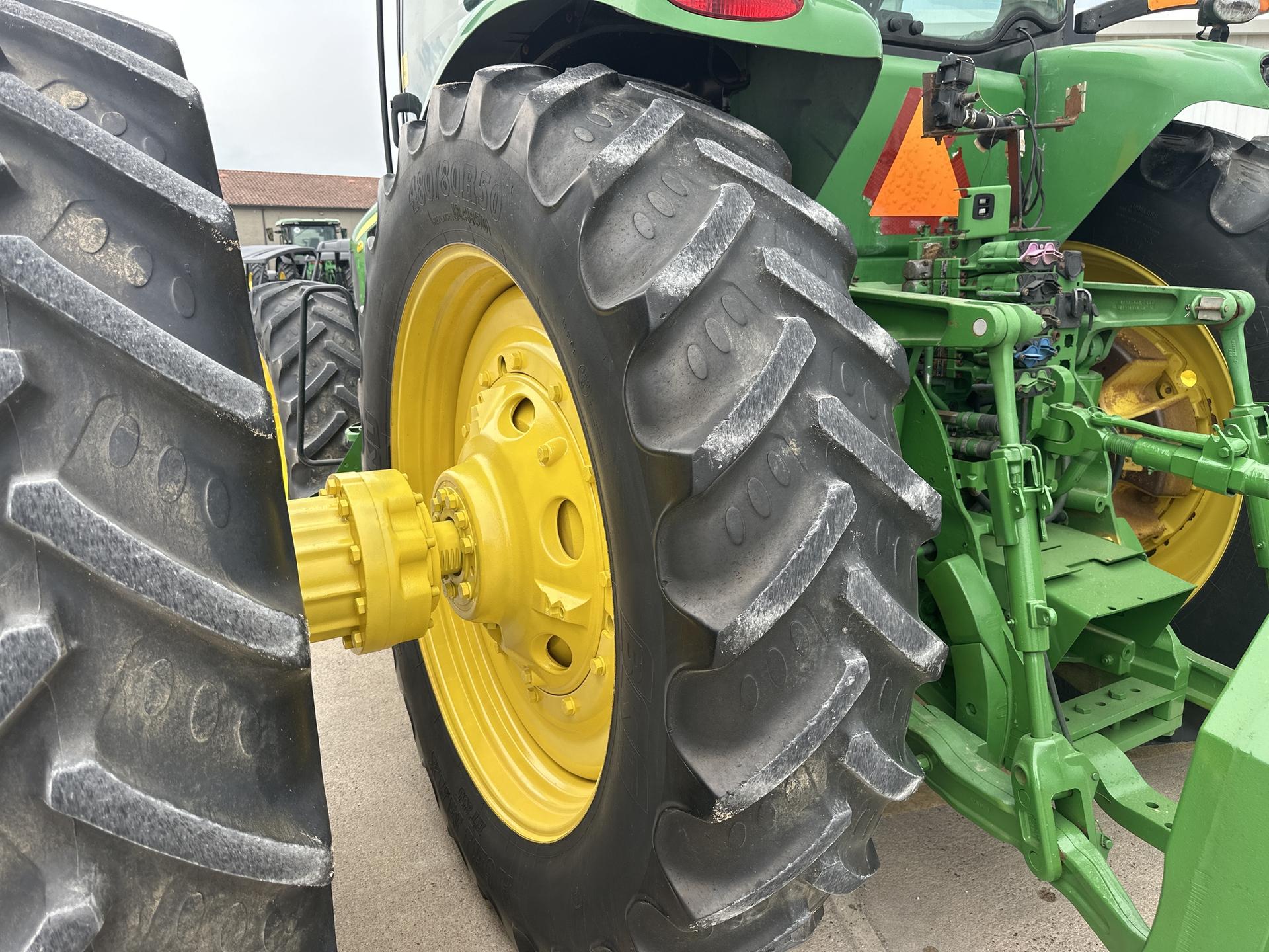 2010 John Deere 8320R Image