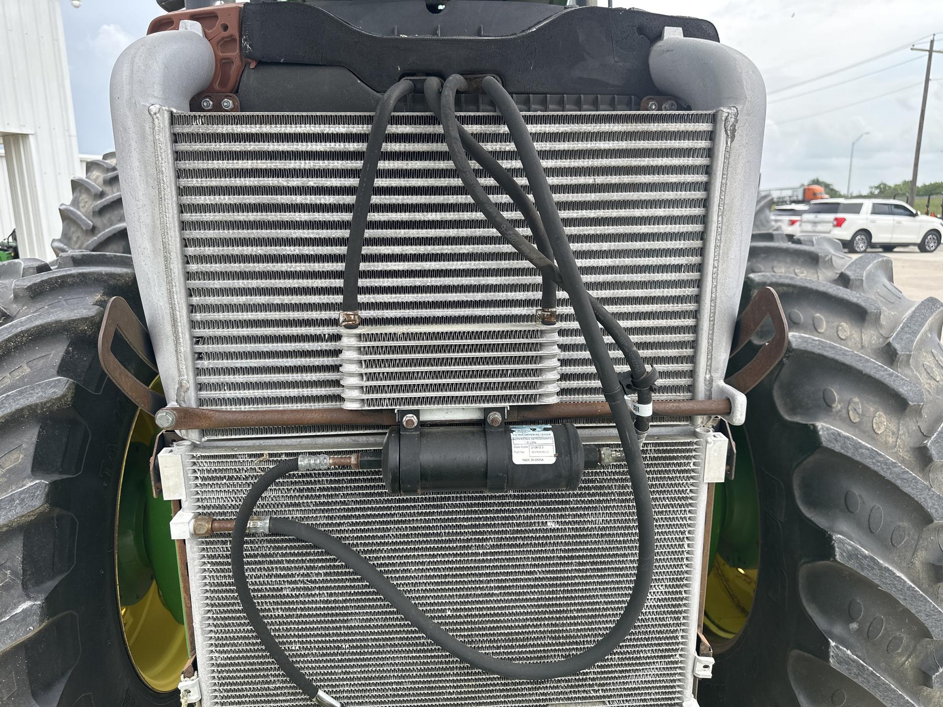 2010 John Deere 8320R Image