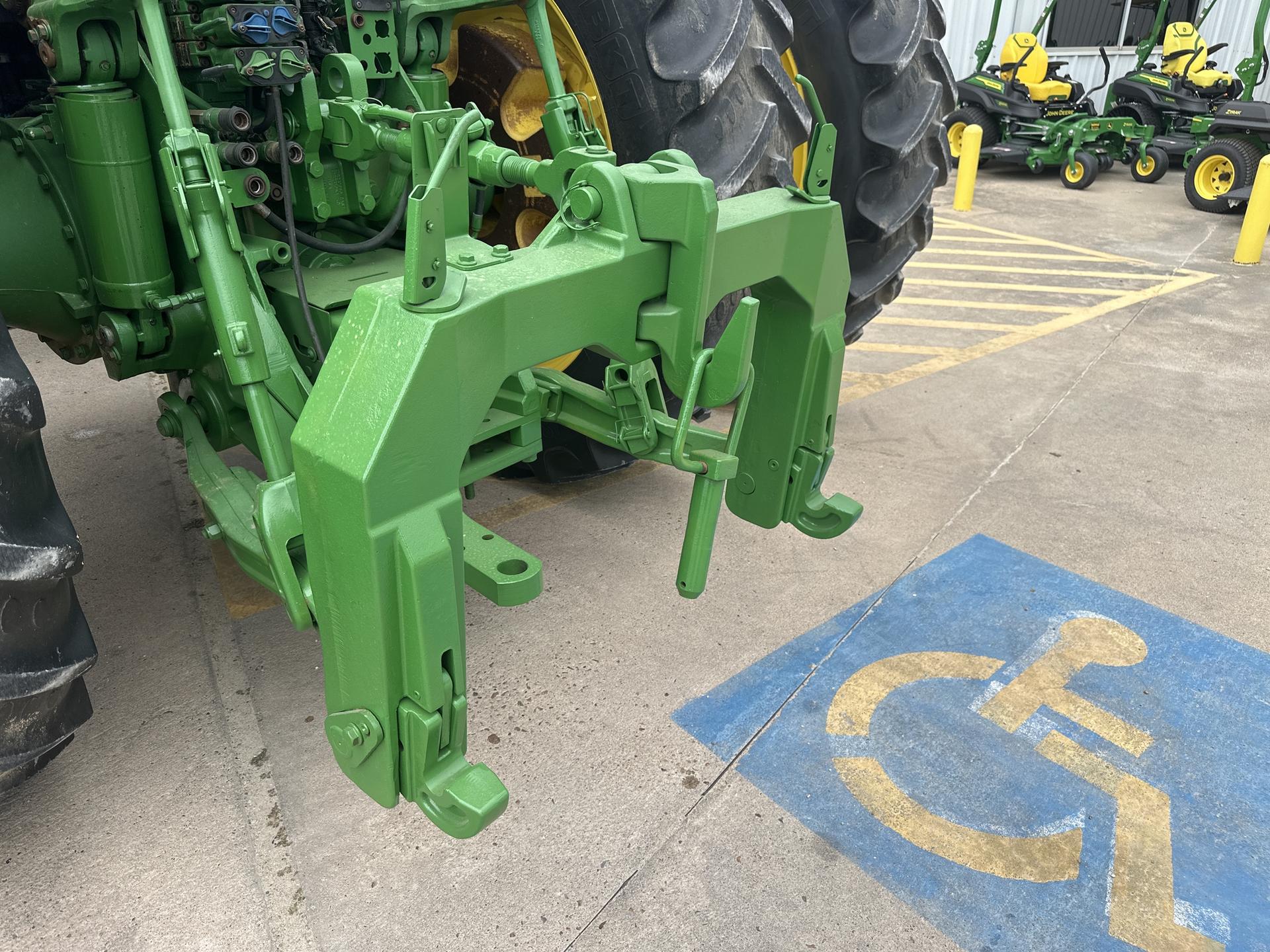 2010 John Deere 8320R Image