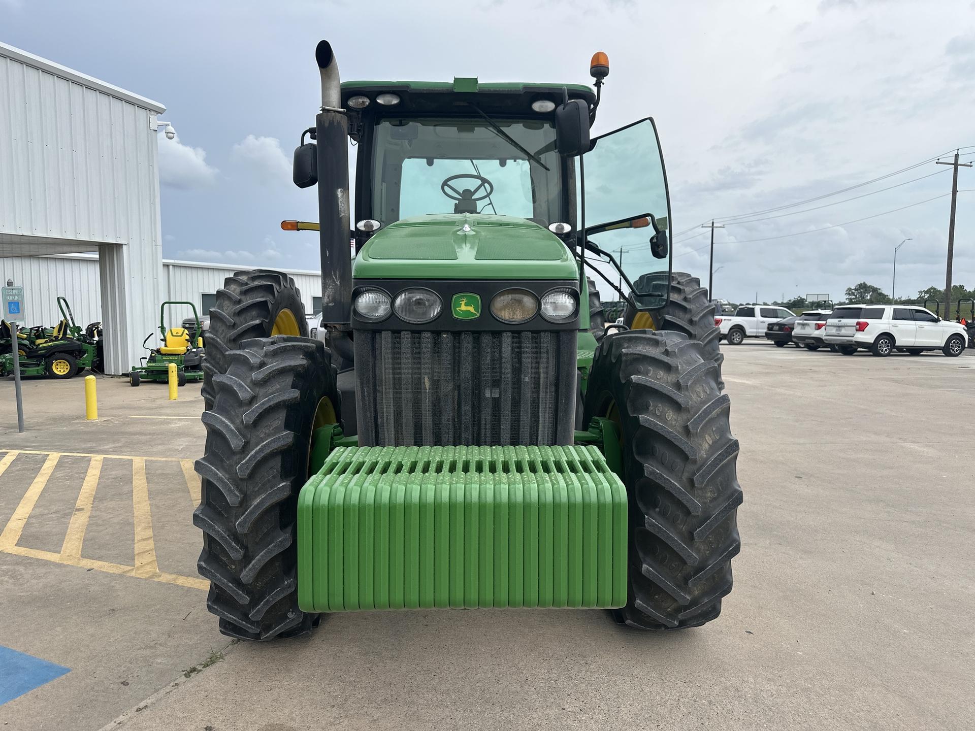 2010 John Deere 8320R Image