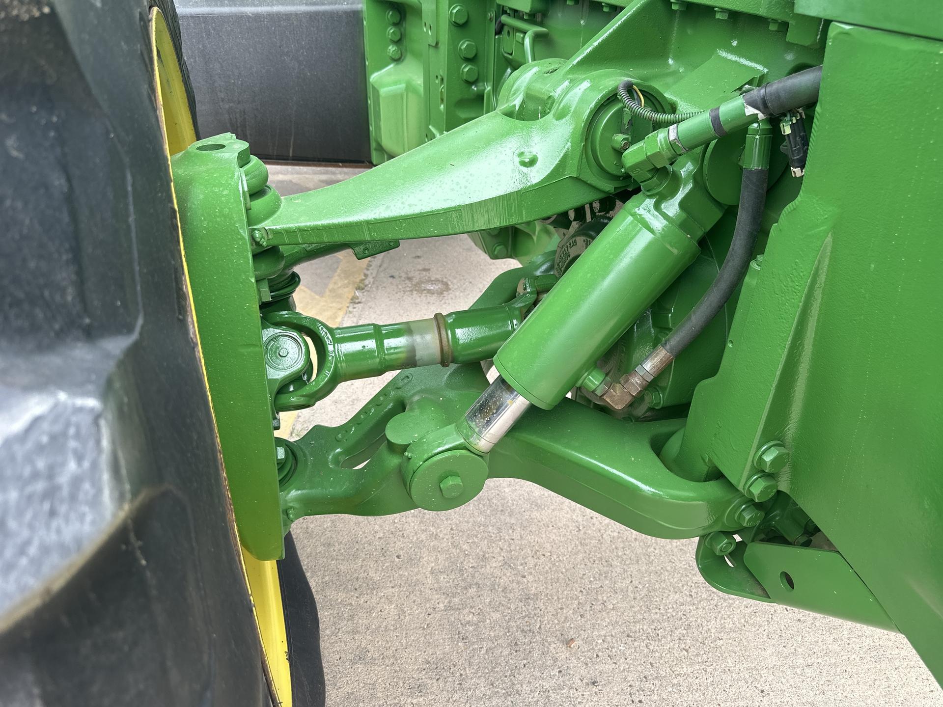 2010 John Deere 8320R Image