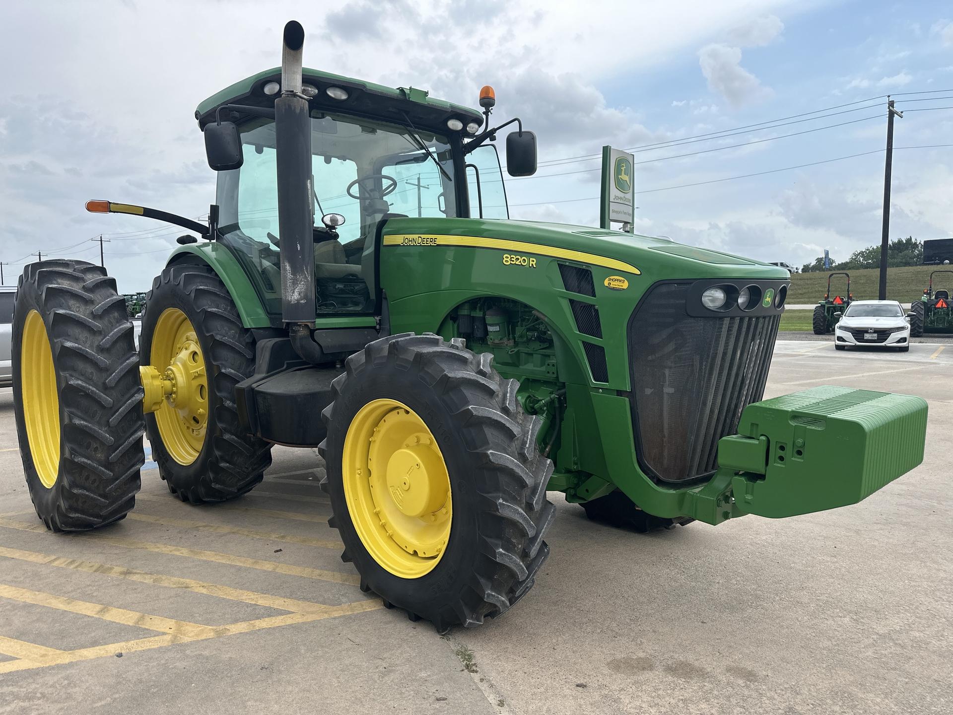 2010 John Deere 8320R Image