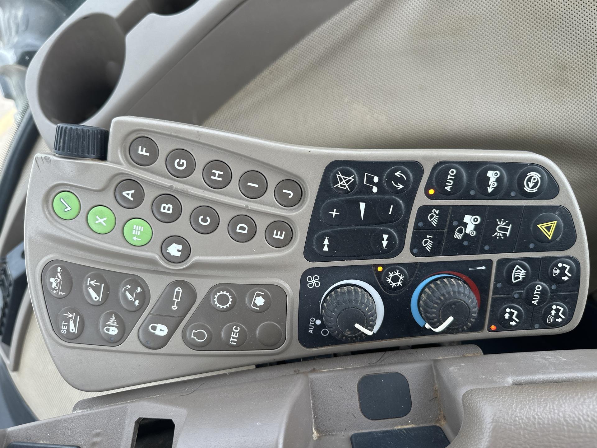 2010 John Deere 8320R Image