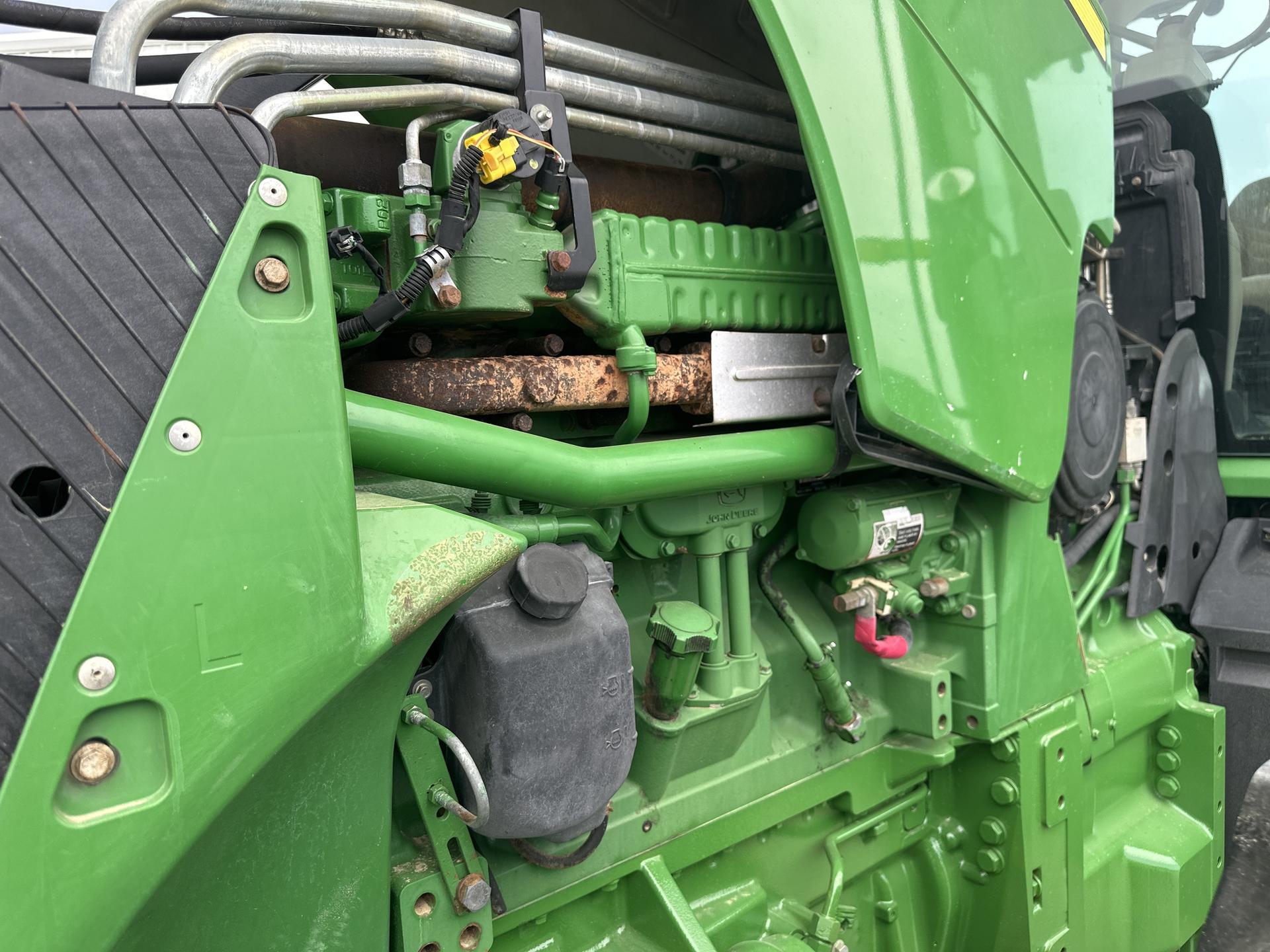 2010 John Deere 8320R Image