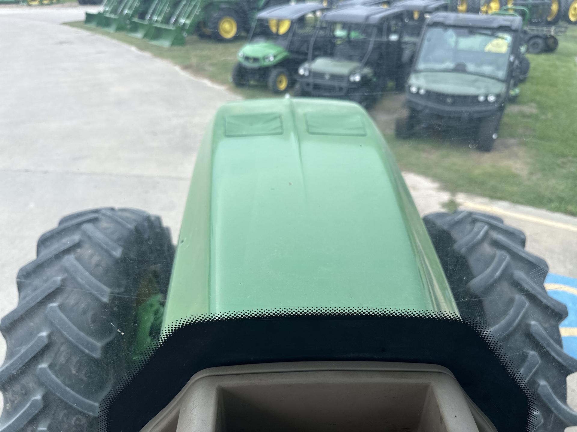 2010 John Deere 8320R Image