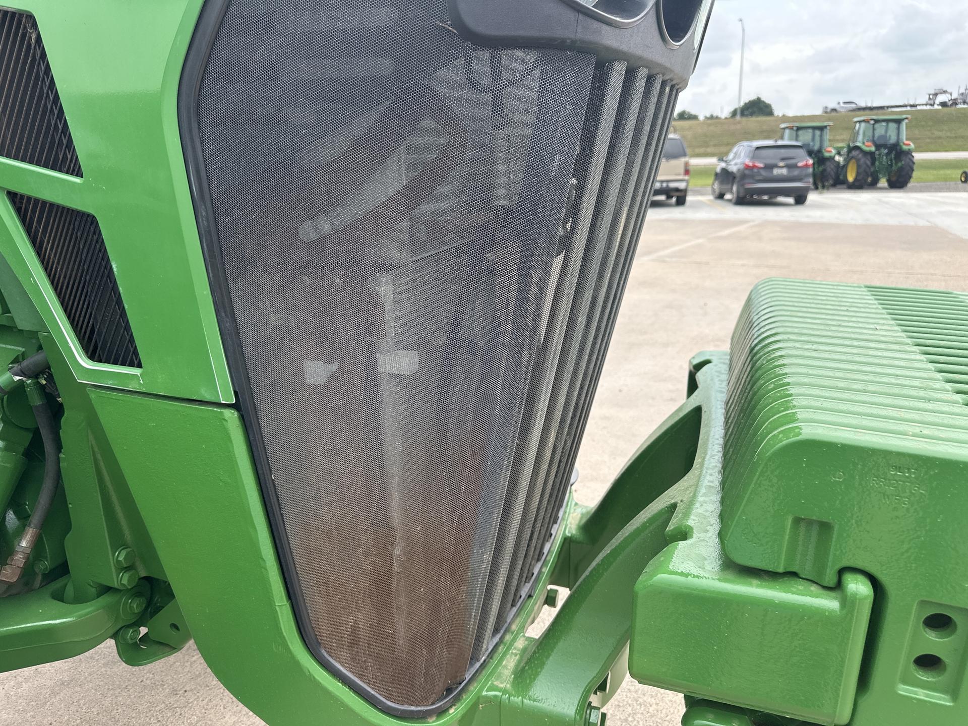 2010 John Deere 8320R Image
