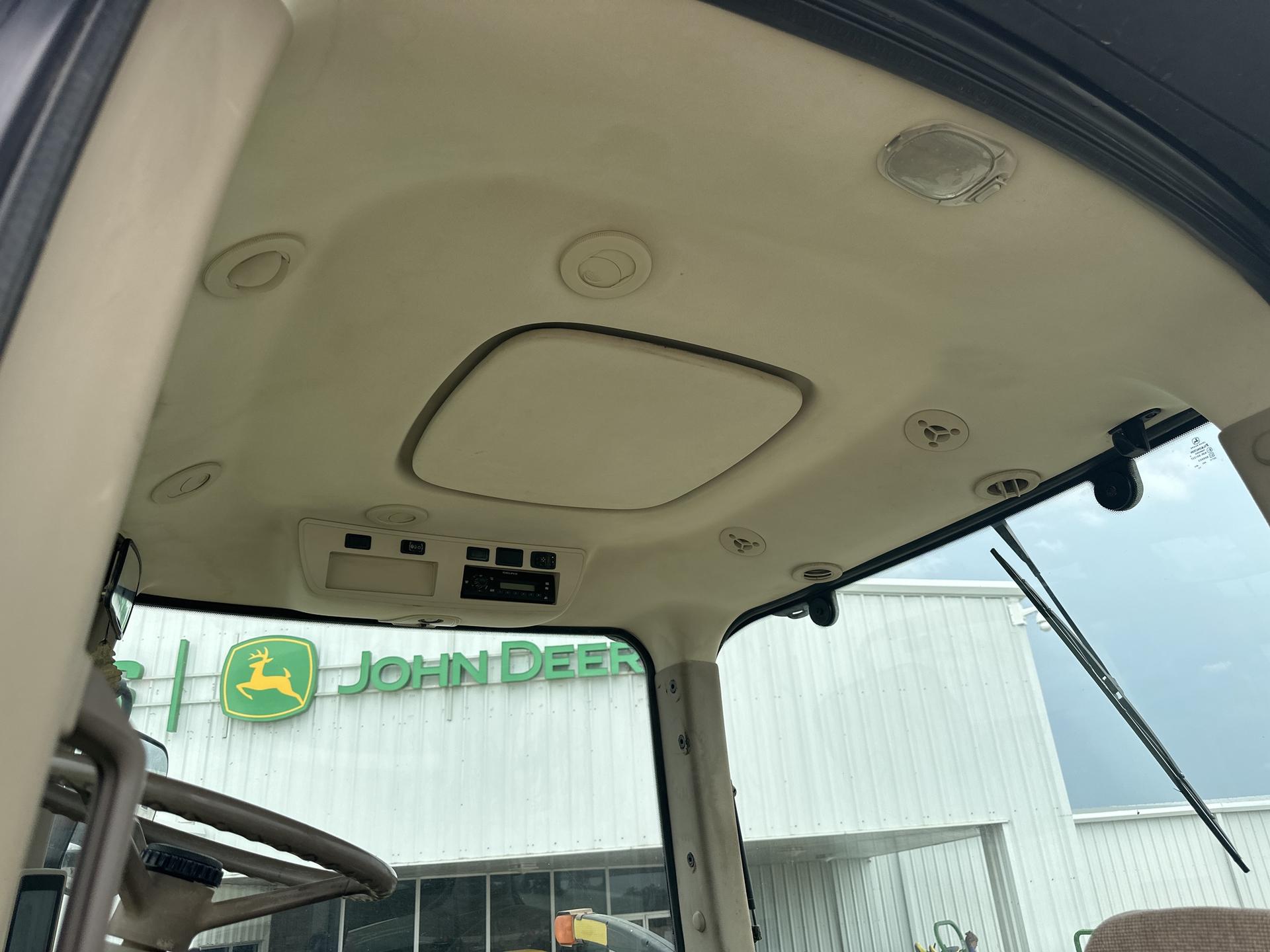 2010 John Deere 8320R Image