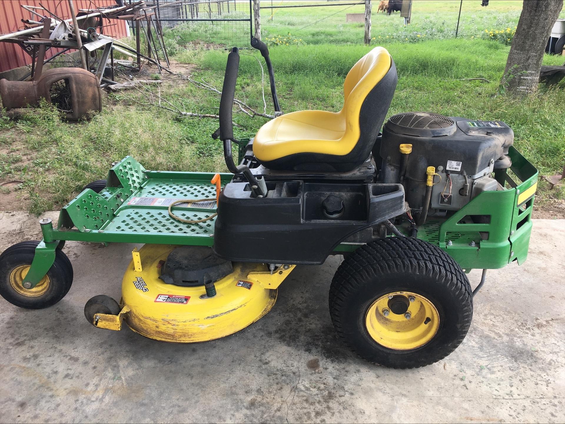 2020 John Deere Z335E Image