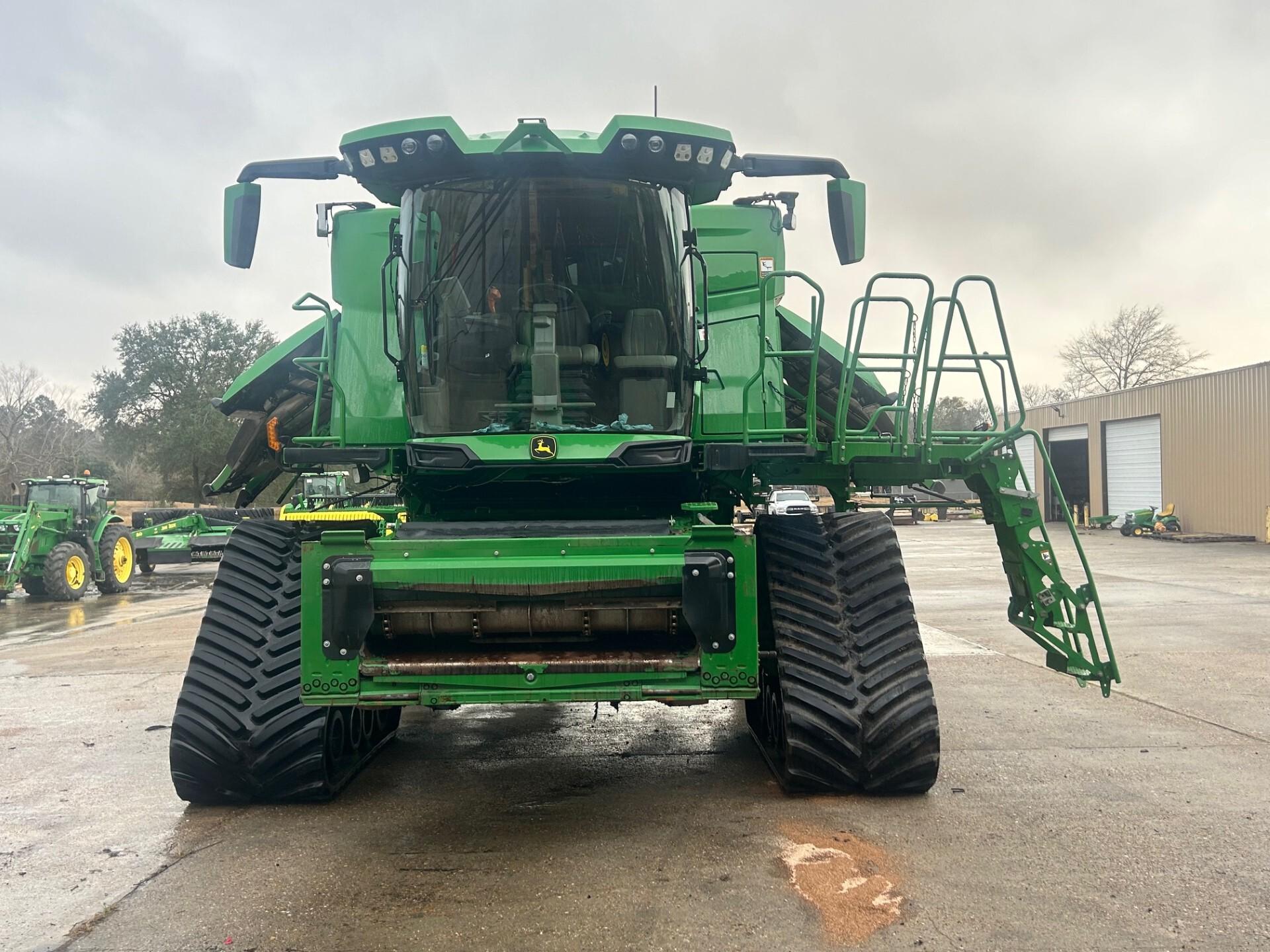 2022 John Deere X9 1100 Image