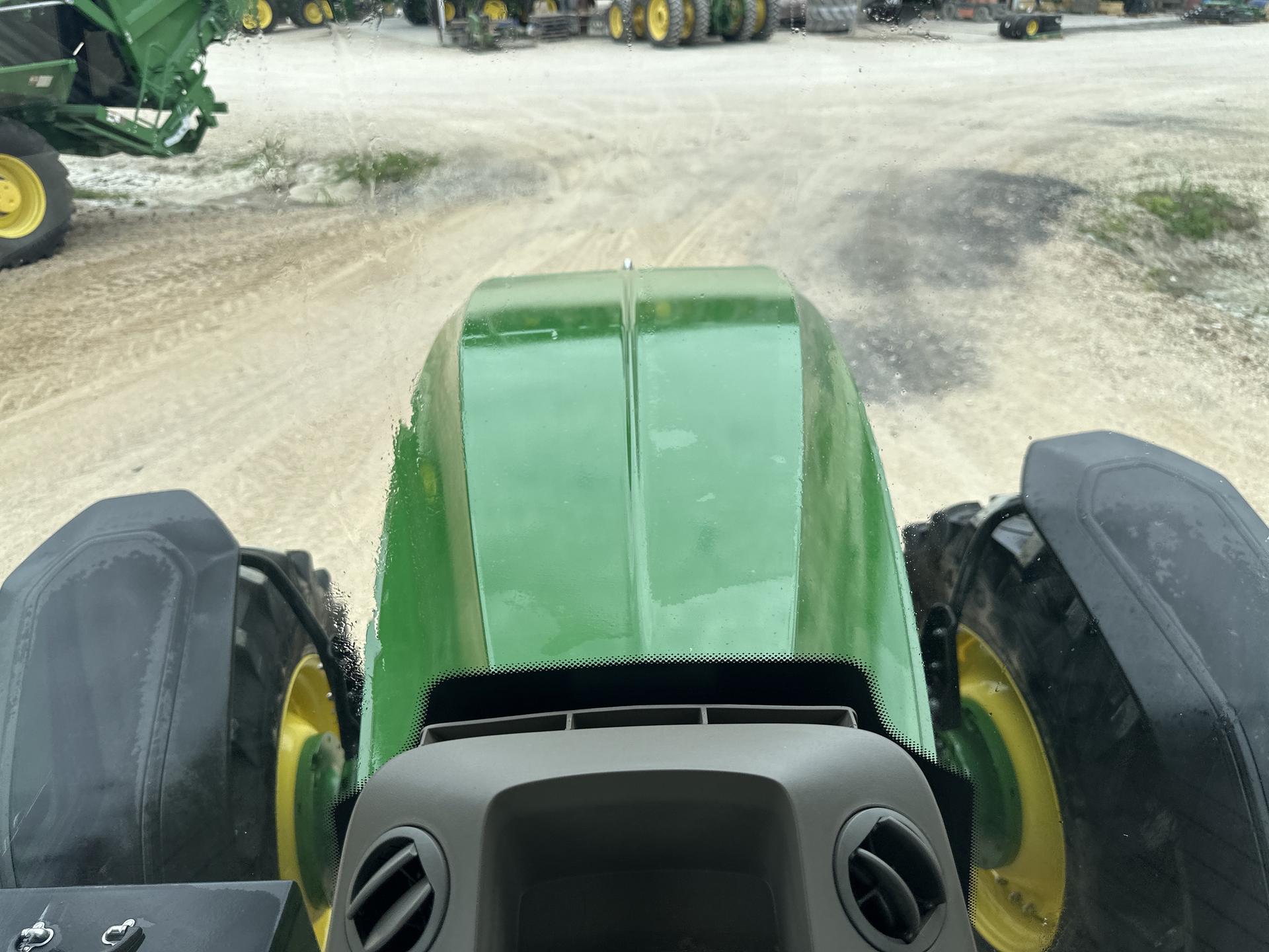 2023 John Deere 7R 230 Image