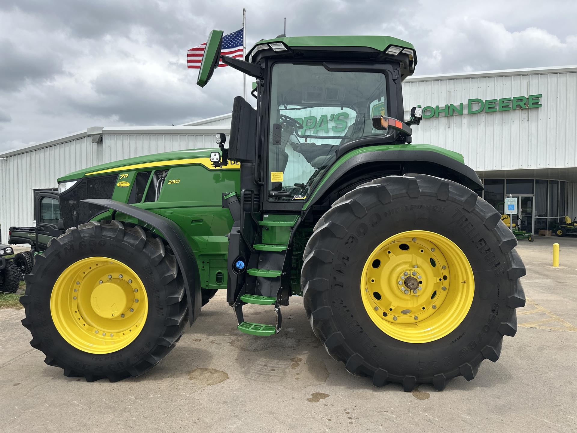 2023 John Deere 7R 230 Image