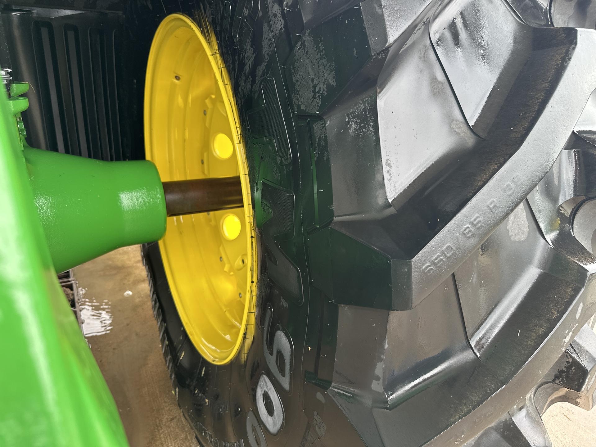2023 John Deere 7R 230 Image