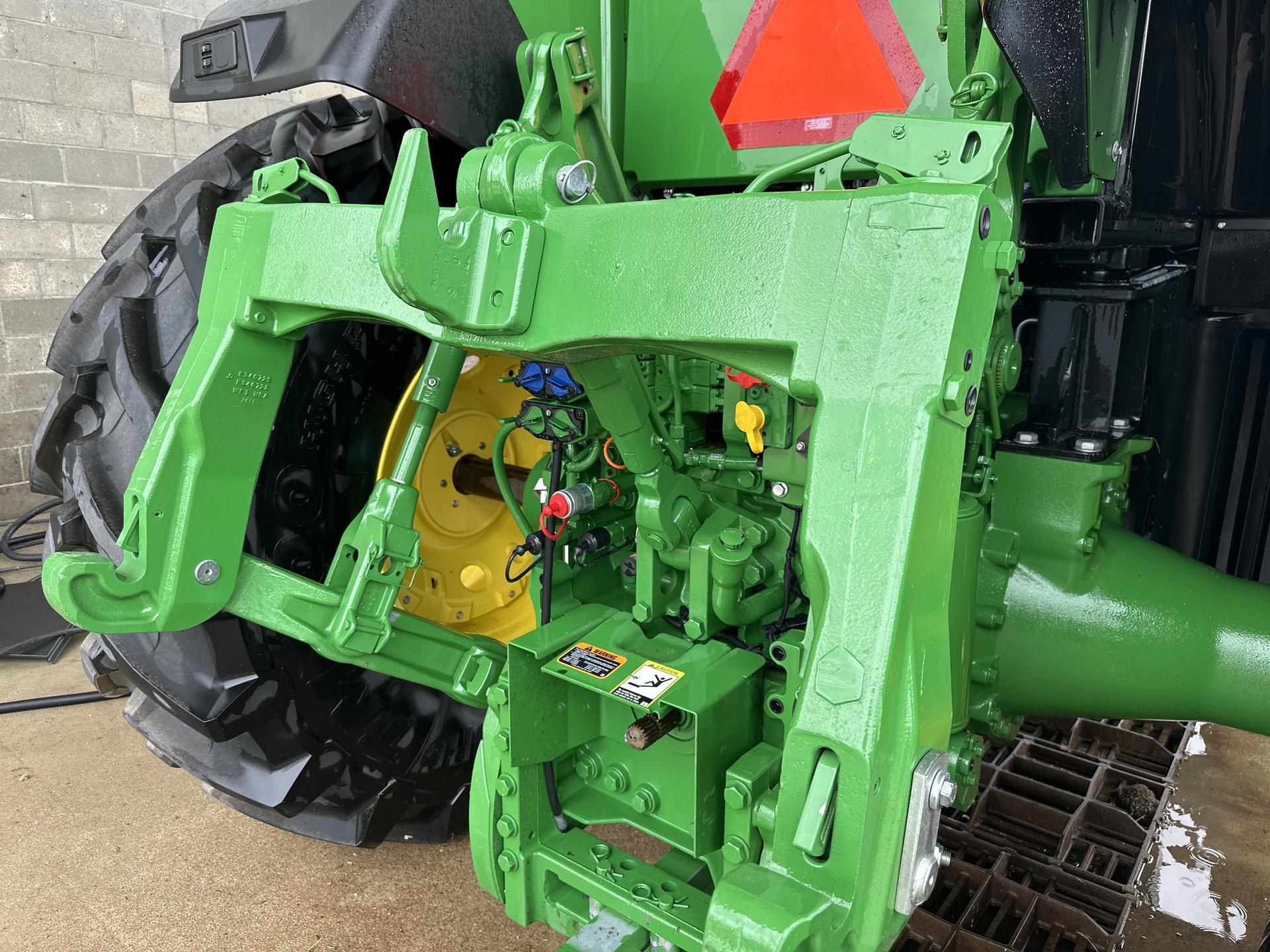 2023 John Deere 7R 230 Image