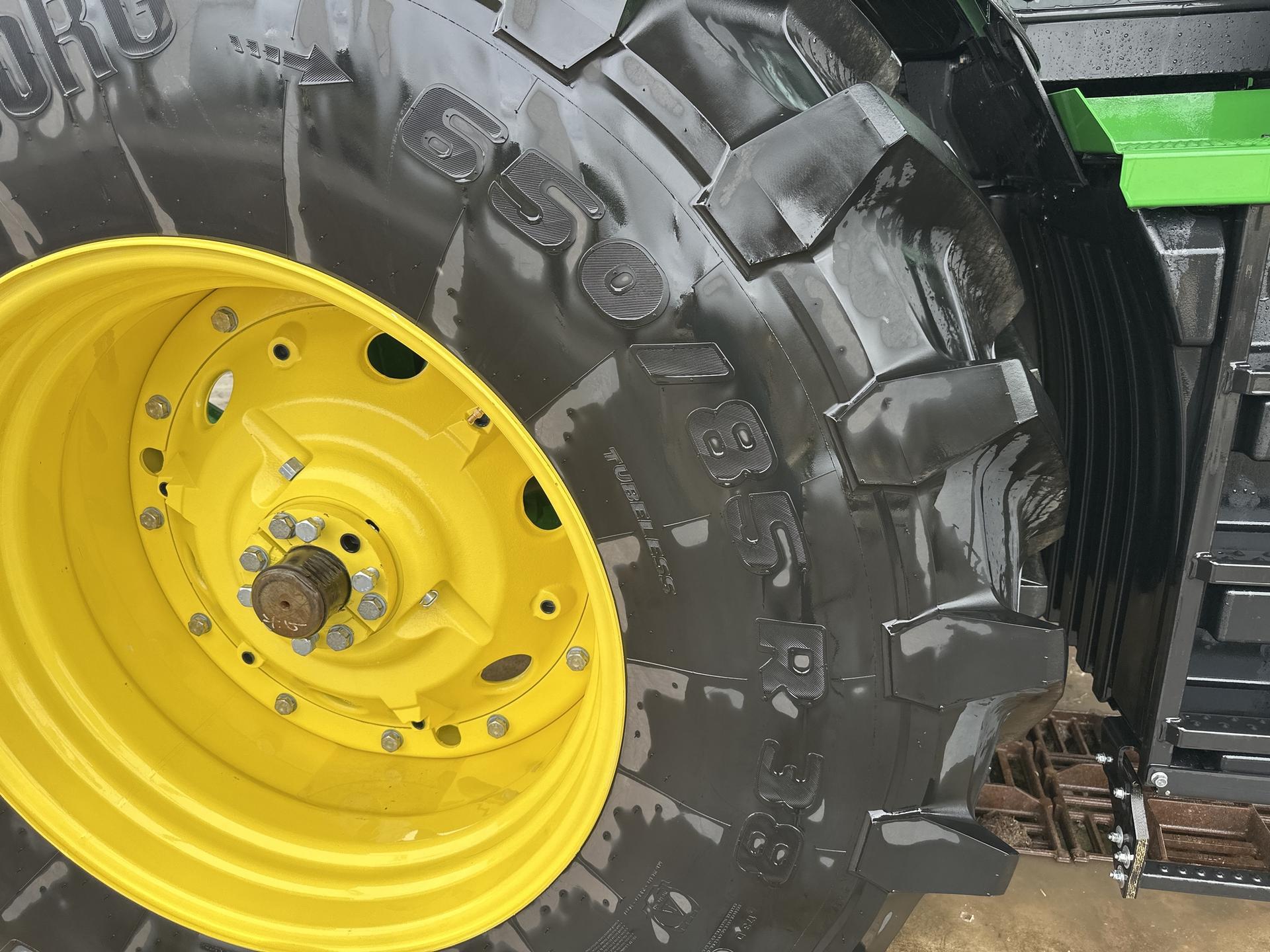 2023 John Deere 7R 230 Image