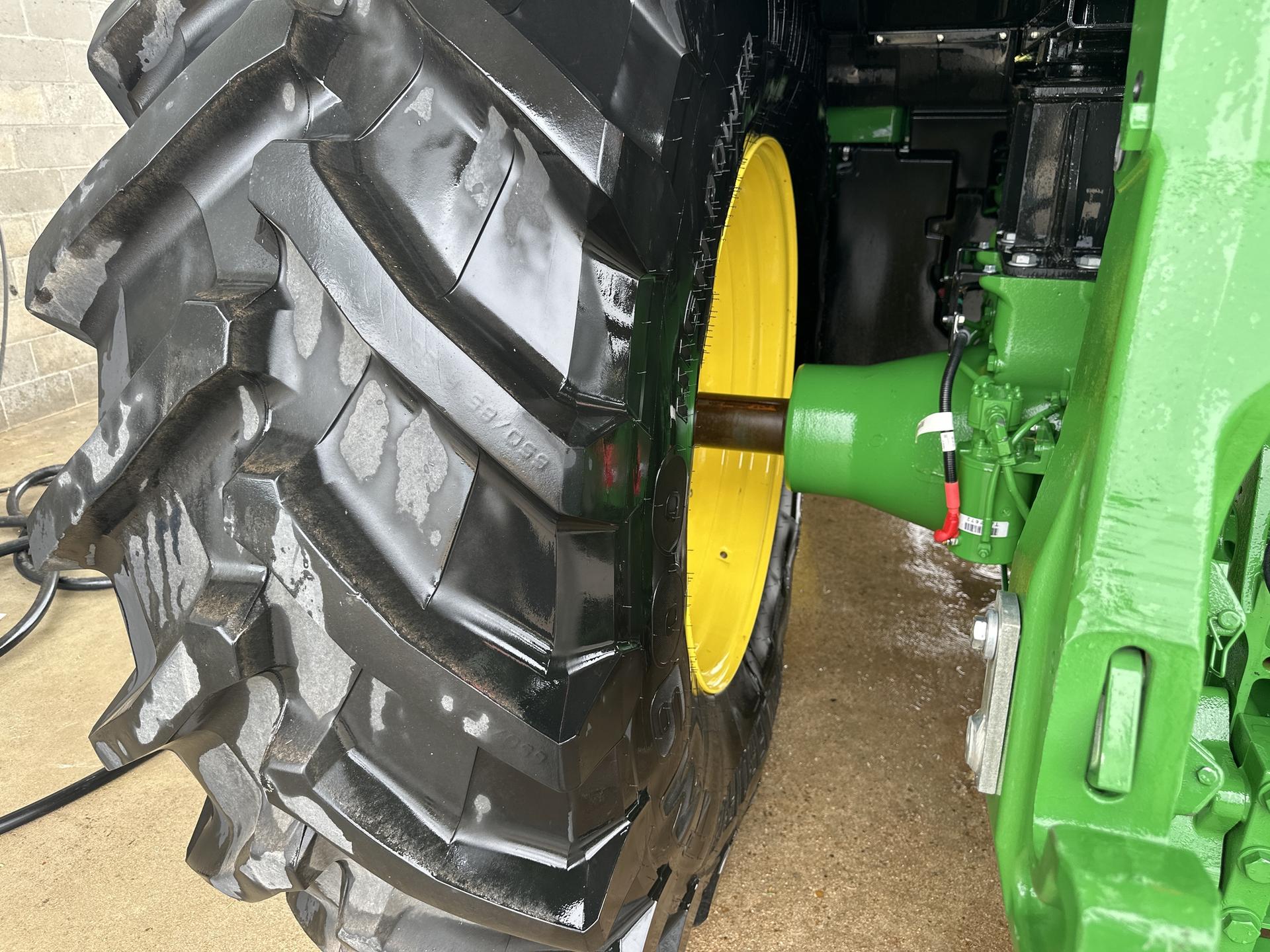 2023 John Deere 7R 230 Image