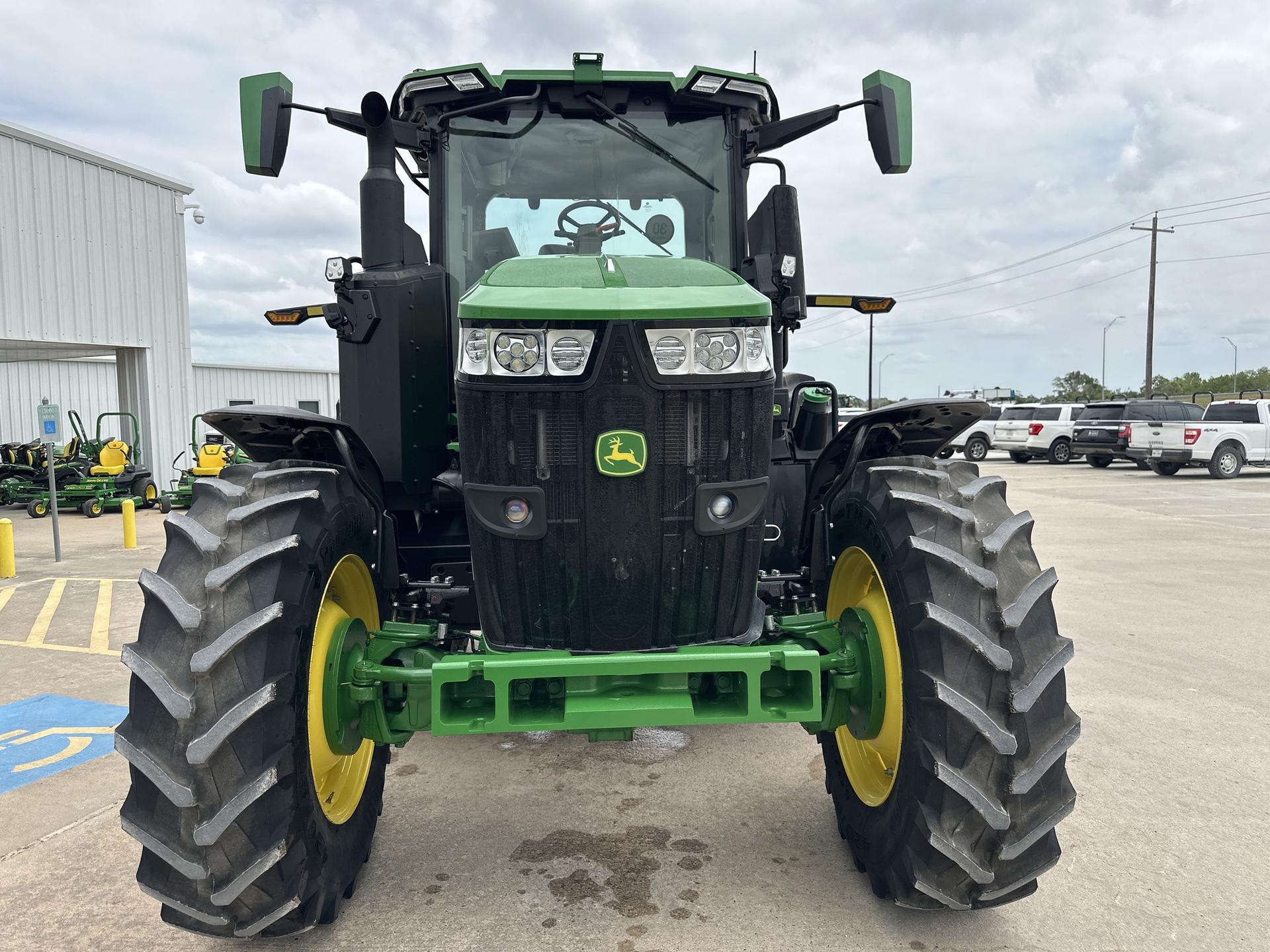 2023 John Deere 7R 230 Image