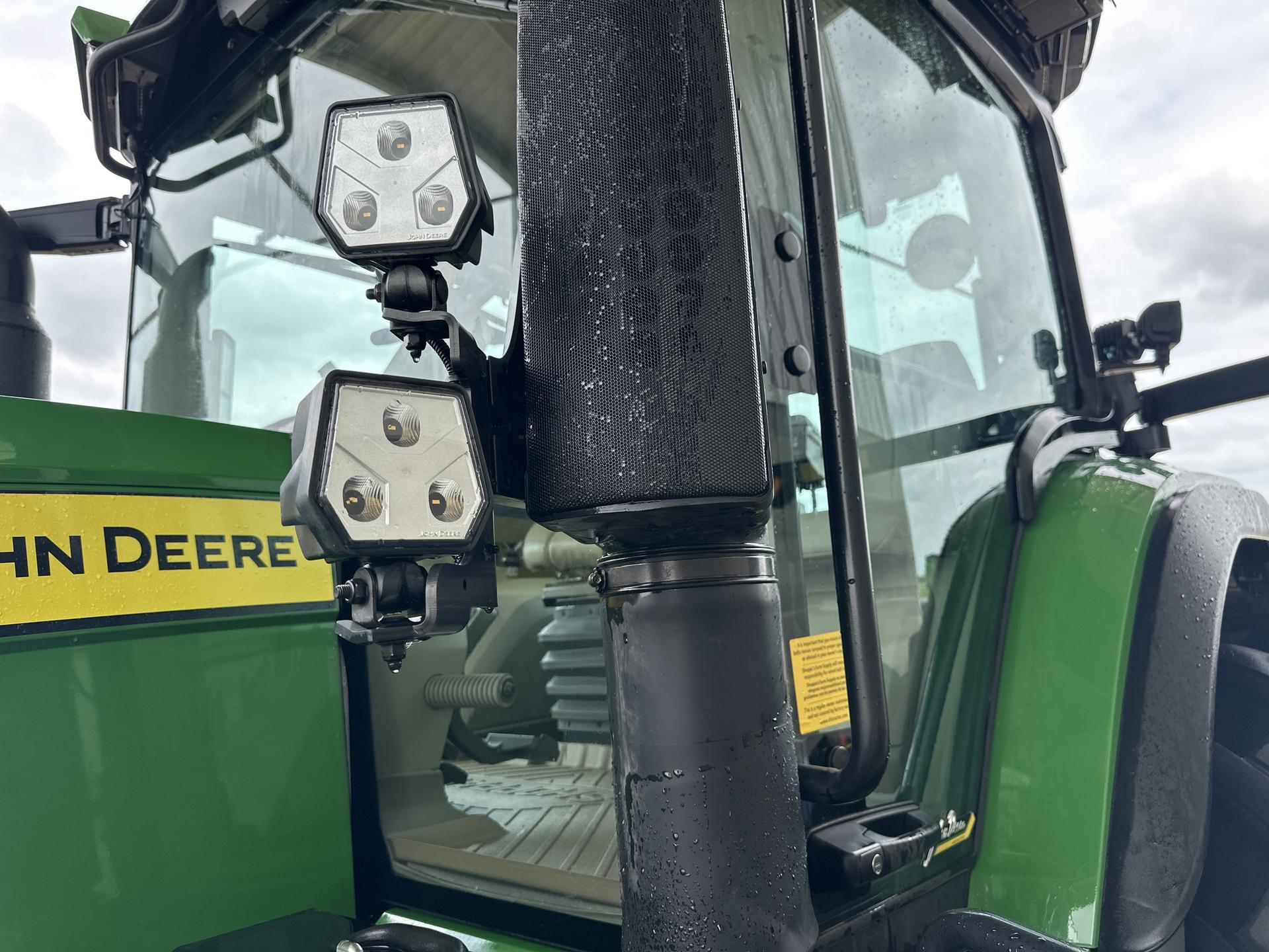 2023 John Deere 7R 230 Image