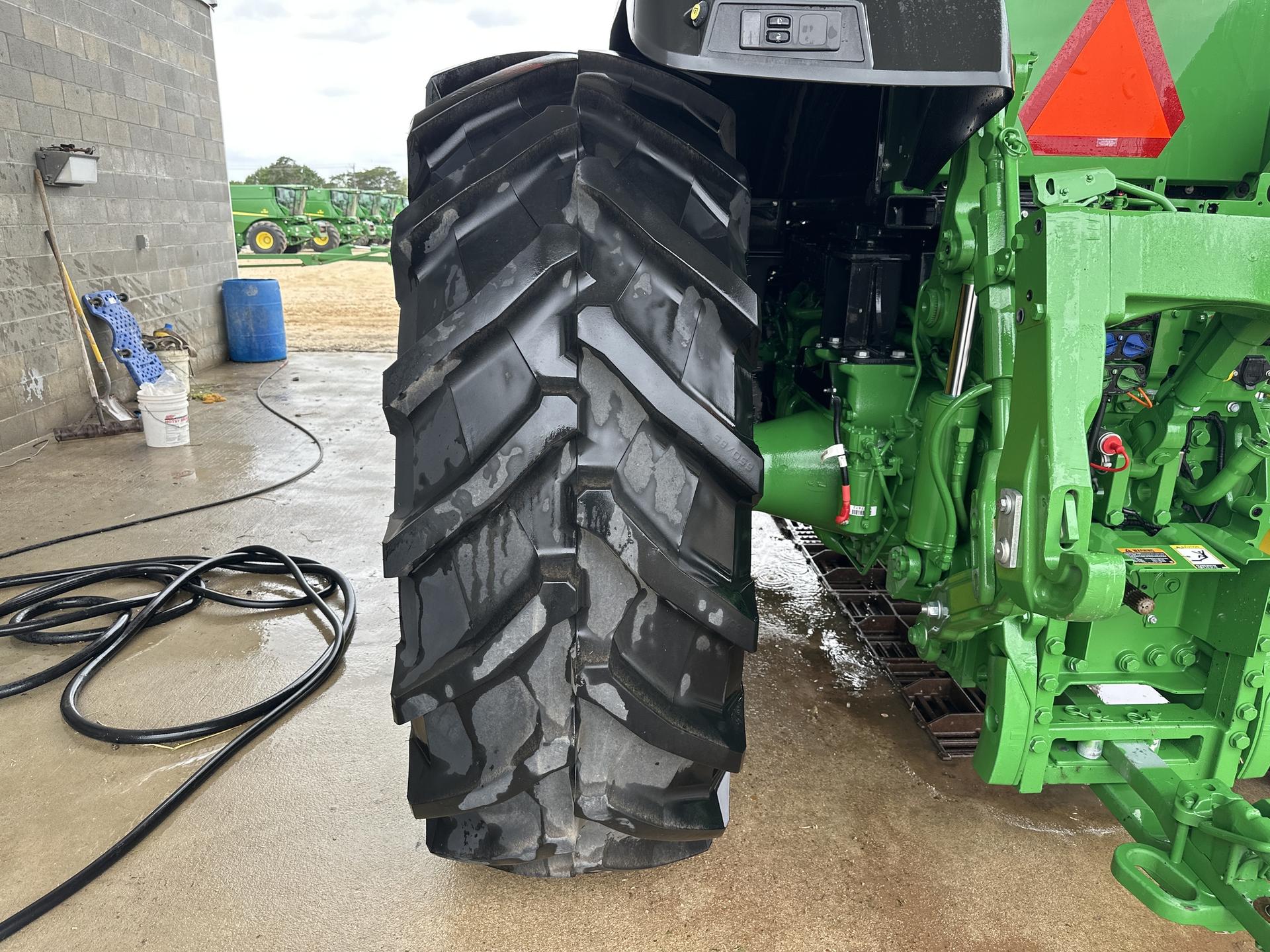 2023 John Deere 7R 230 Image