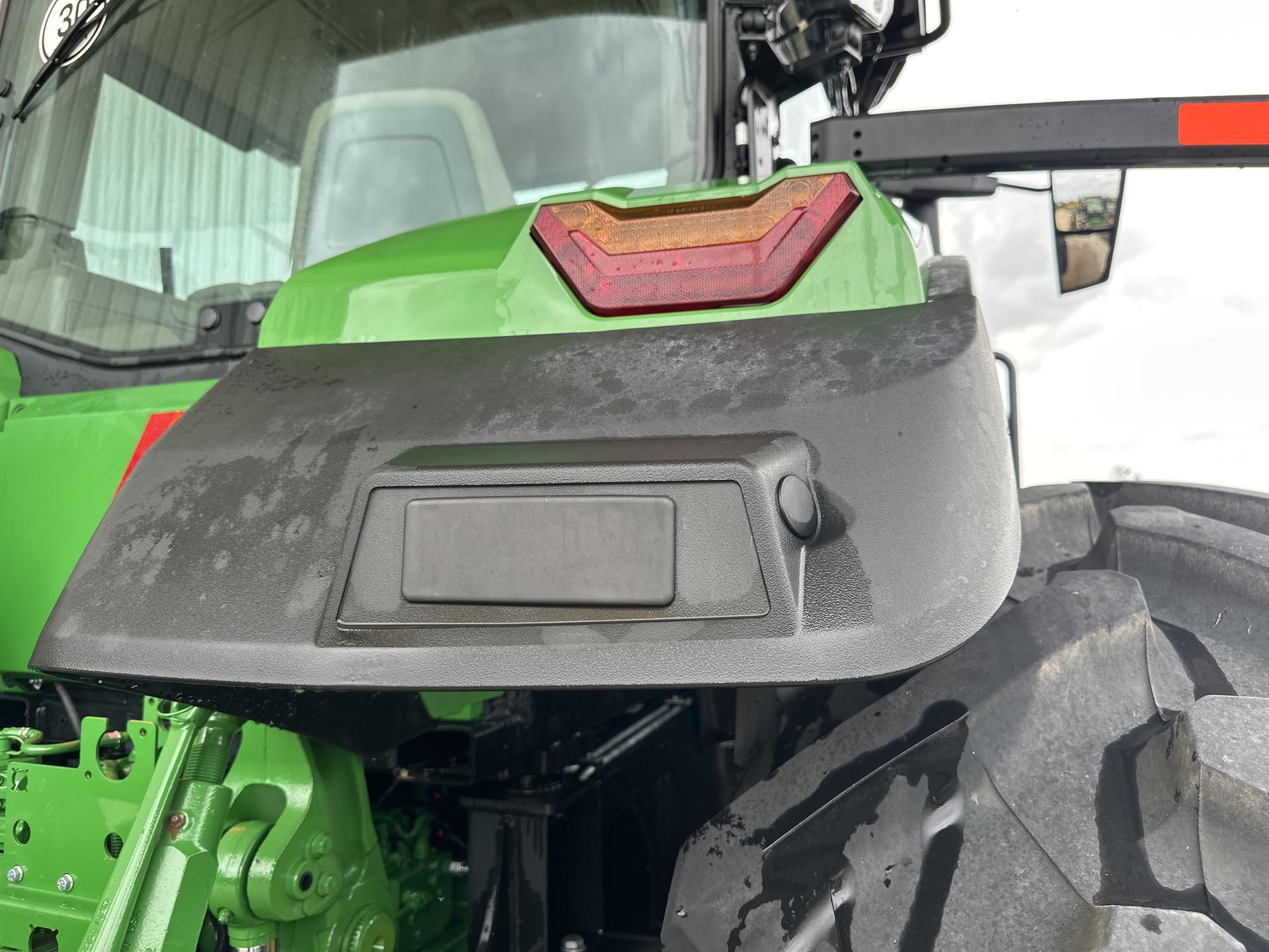 2023 John Deere 7R 230 Image
