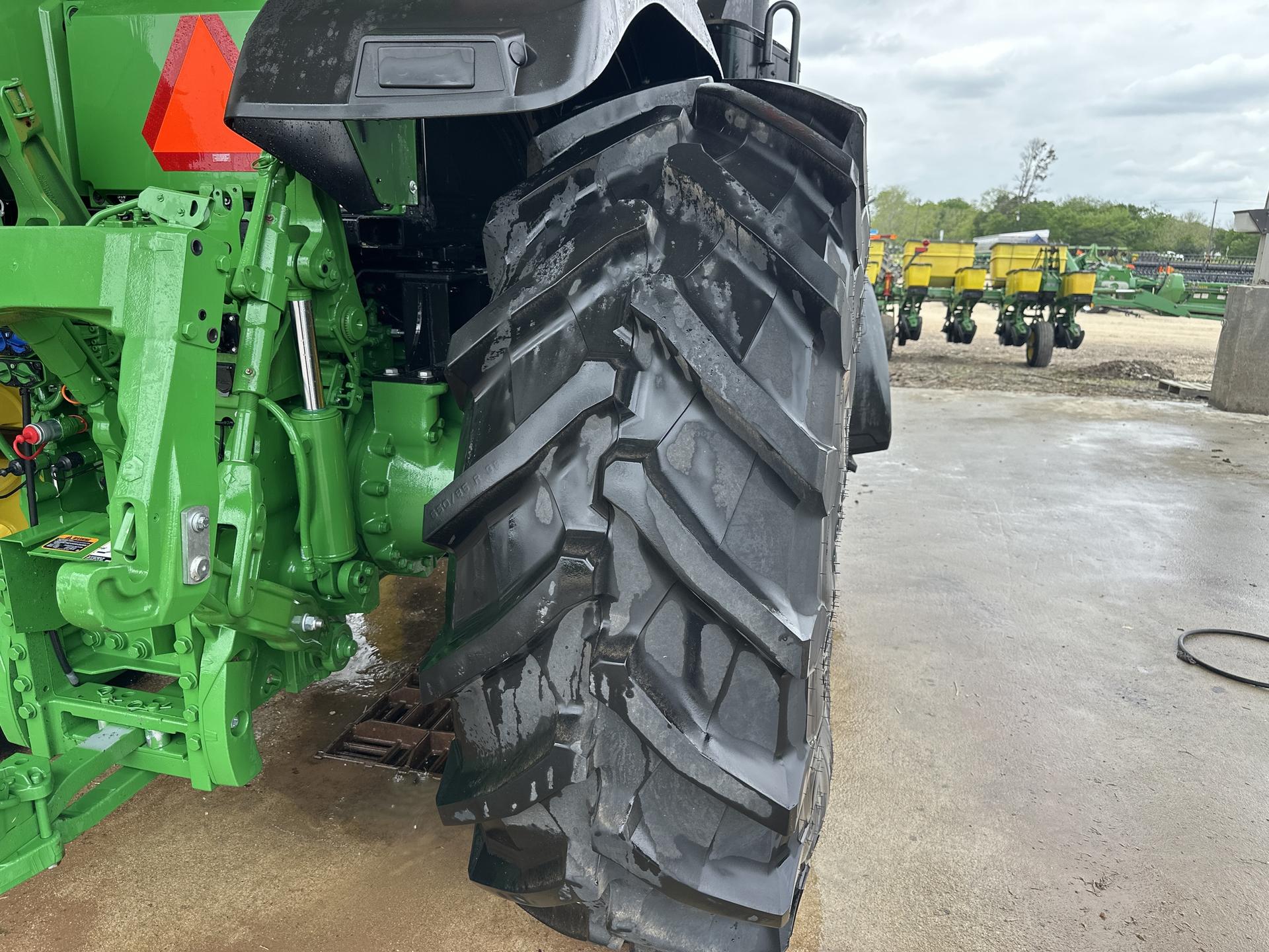 2023 John Deere 7R 230 Image