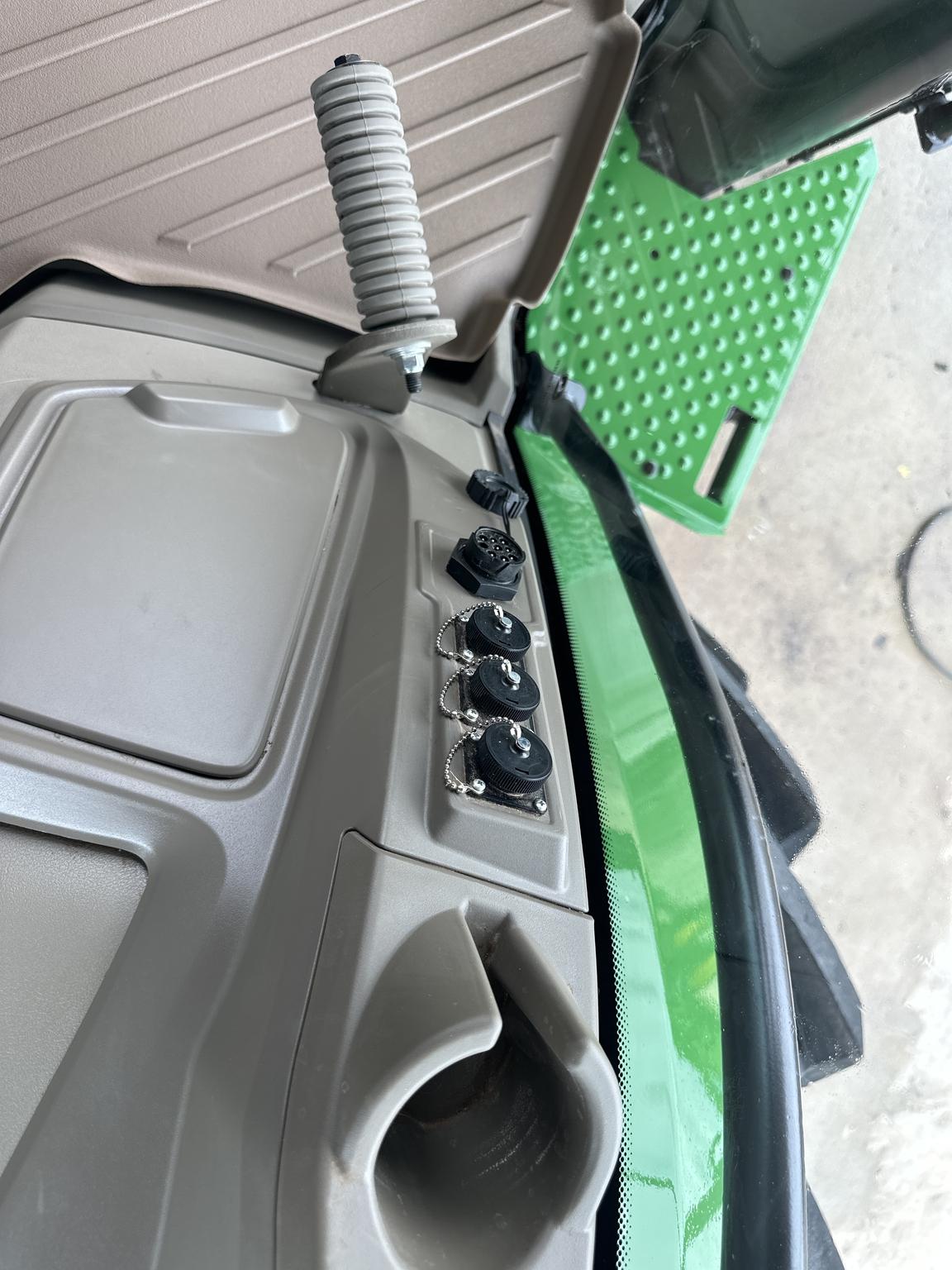 2023 John Deere 7R 230 Image