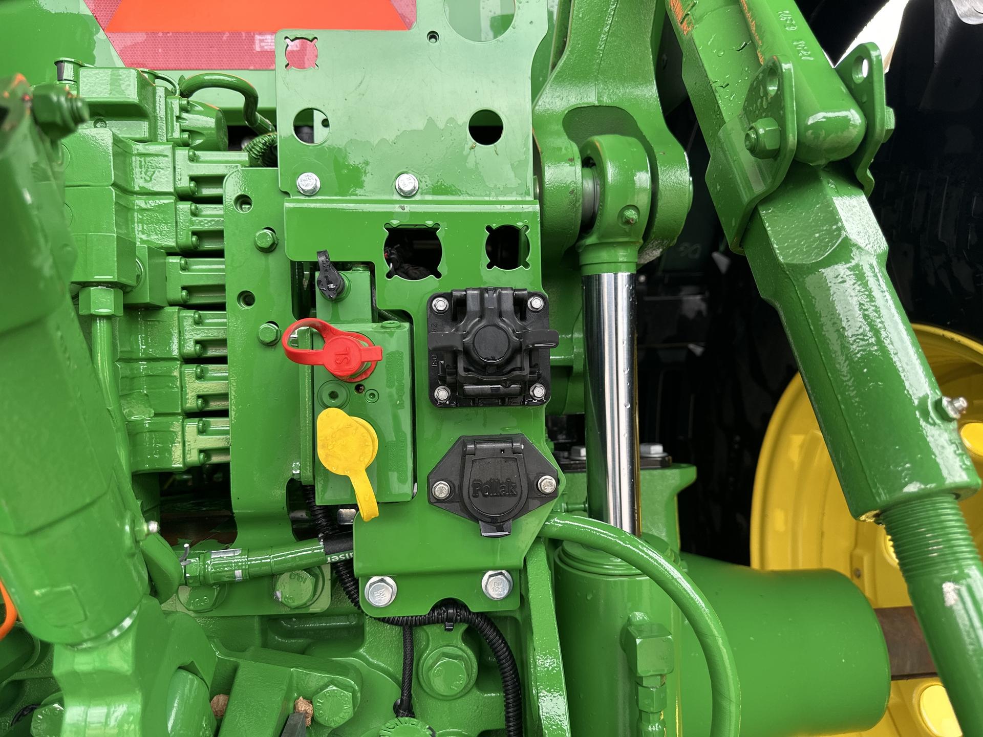 2023 John Deere 7R 230 Image