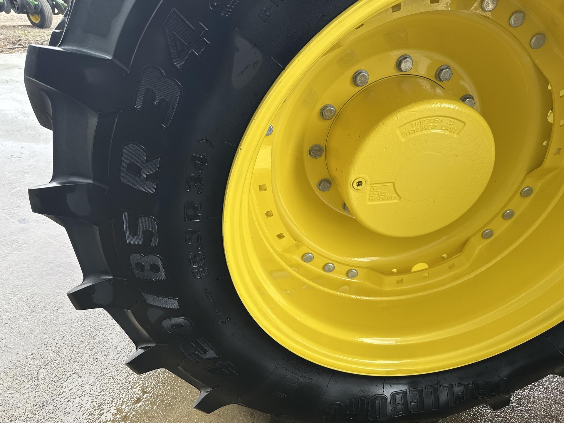 2023 John Deere 7R 230 Image
