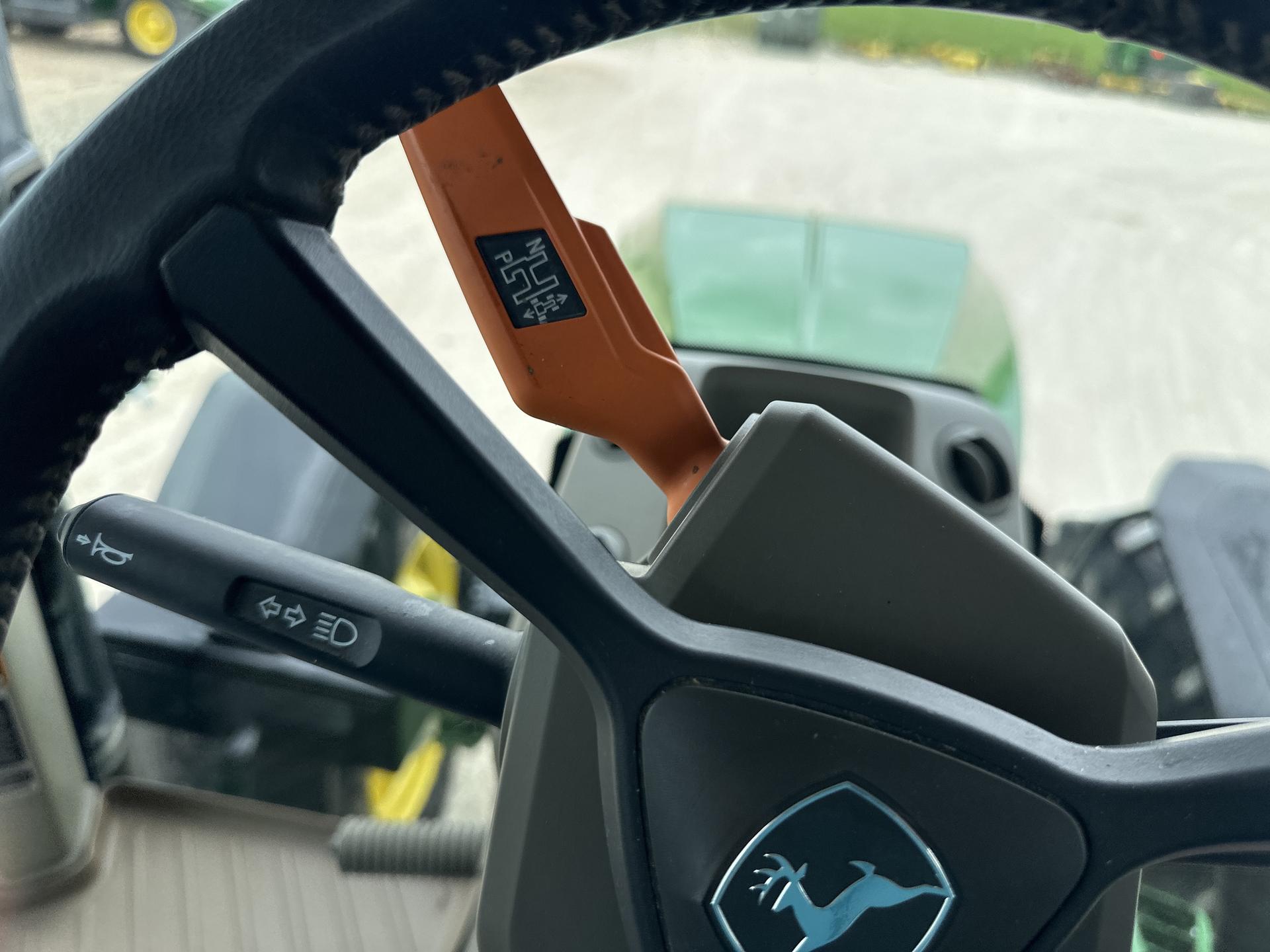2023 John Deere 7R 230 Image