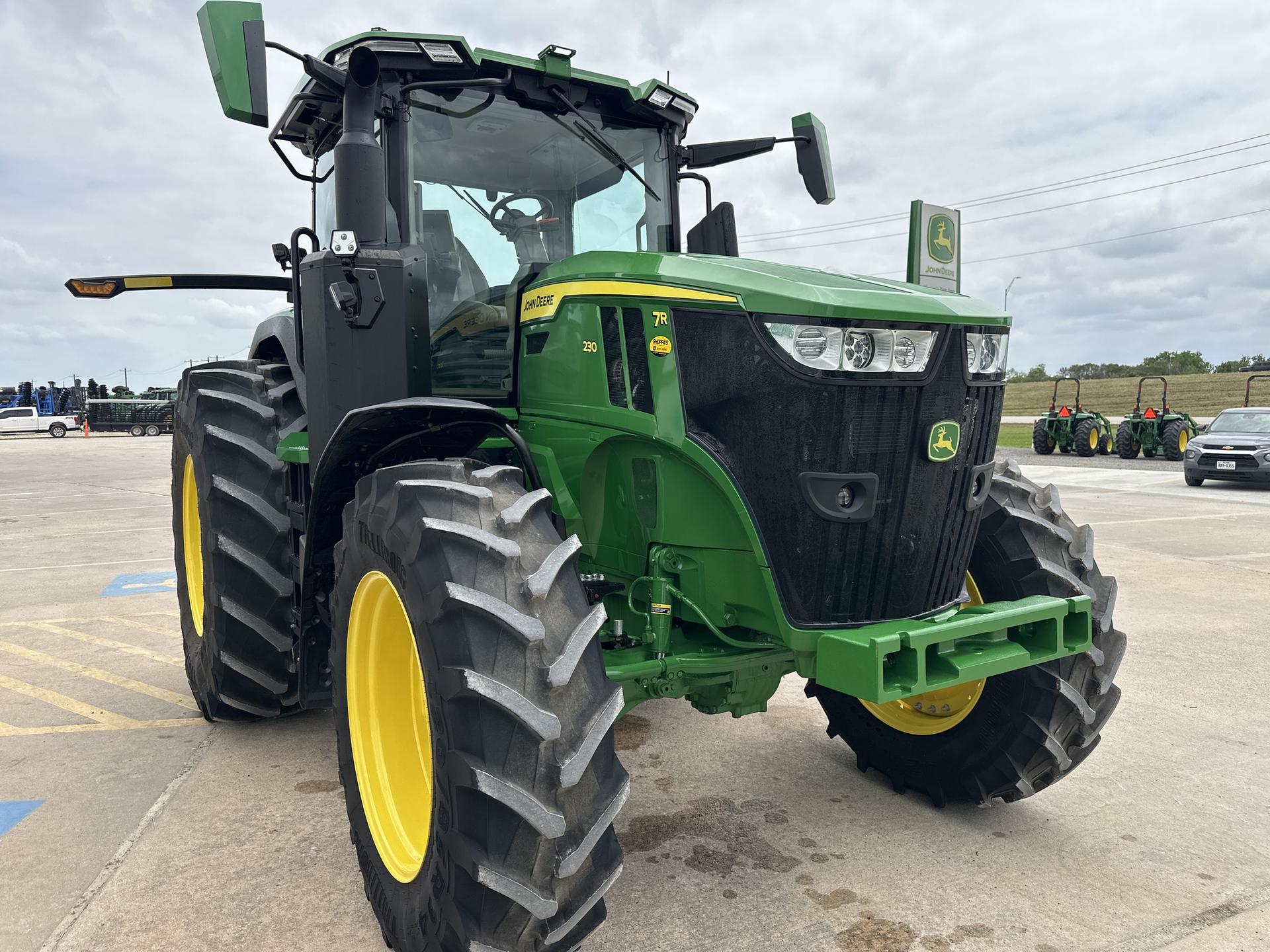 2023 John Deere 7R 230 Image